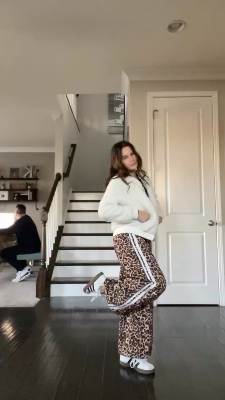 Feeling super cute and super comfy!  I cannot get over these pants yall!

Tween girl
Tween fashion
Tween influencer
Girls clothing


#LTKFamily #LTKFindsUnder50 #LTKKids