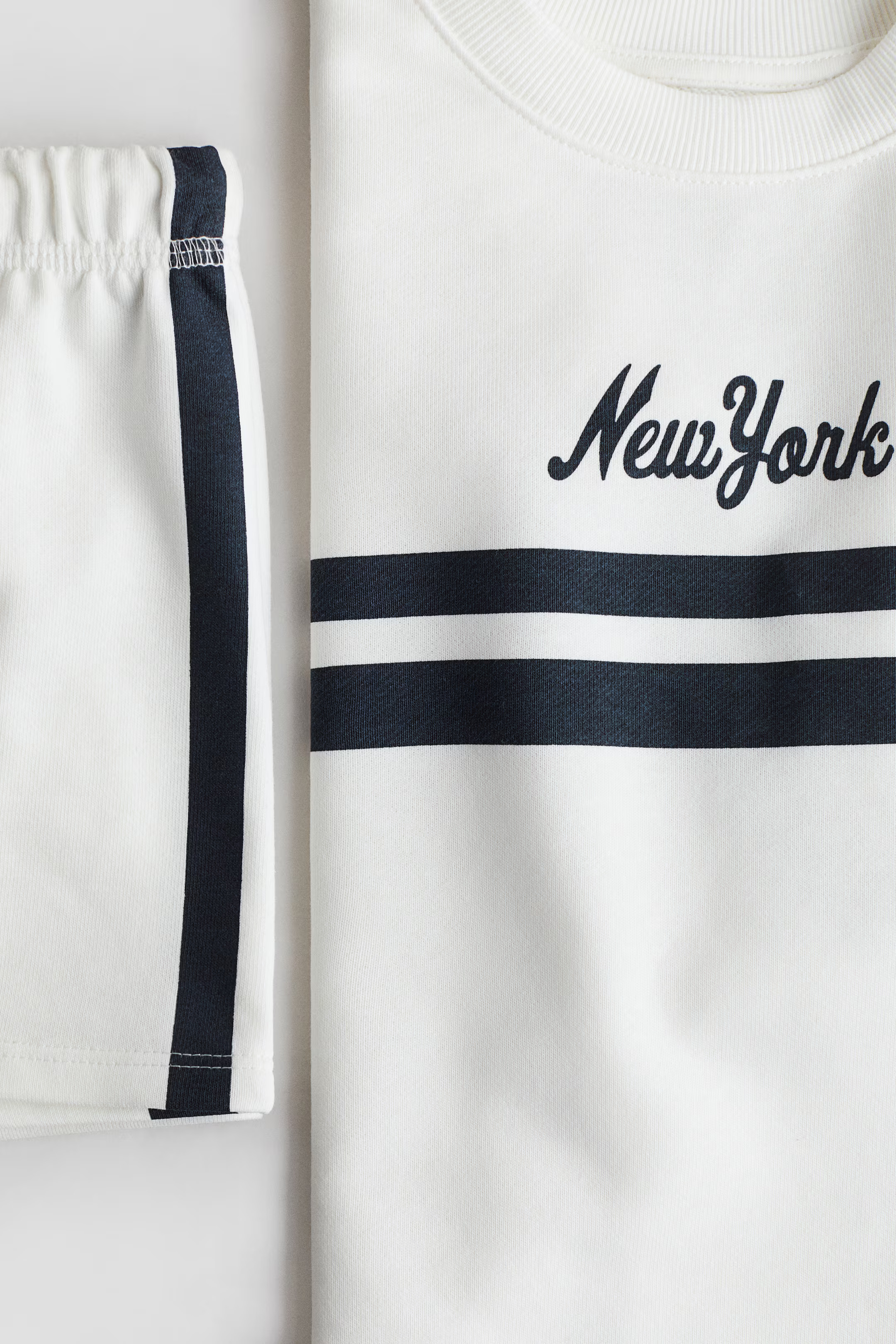 2-Piece Sweatshirt and Shorts Set | H&M (US + CA)