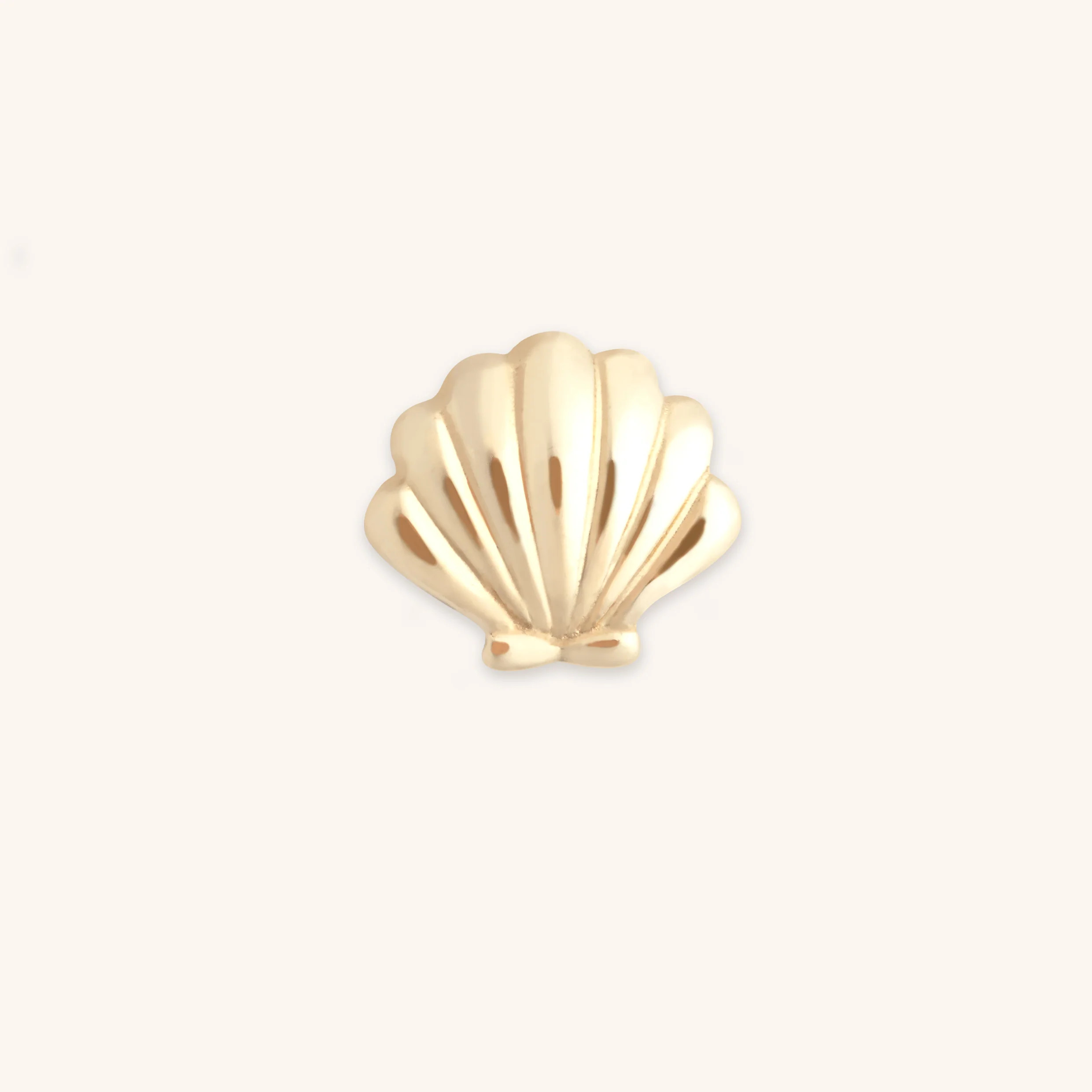 Shell Click Charm in 9k Gold | Astrid & Miyu UK