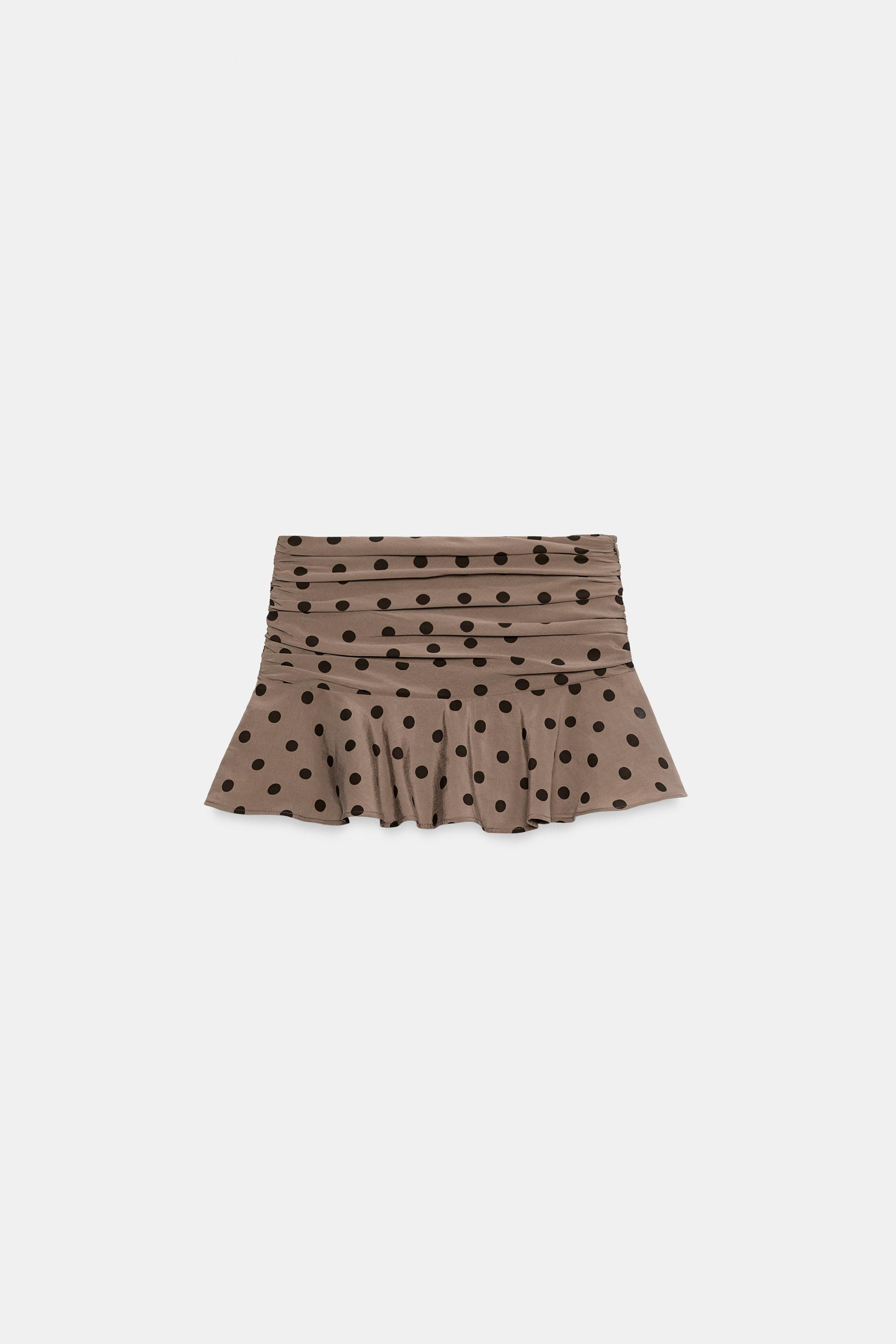 Gr\u00f6\u00dfe des Models: 178 cmFlie\u00dfender Hosenrock mit mittelhohem Bund. Seitliche Raffu... | Zara DE