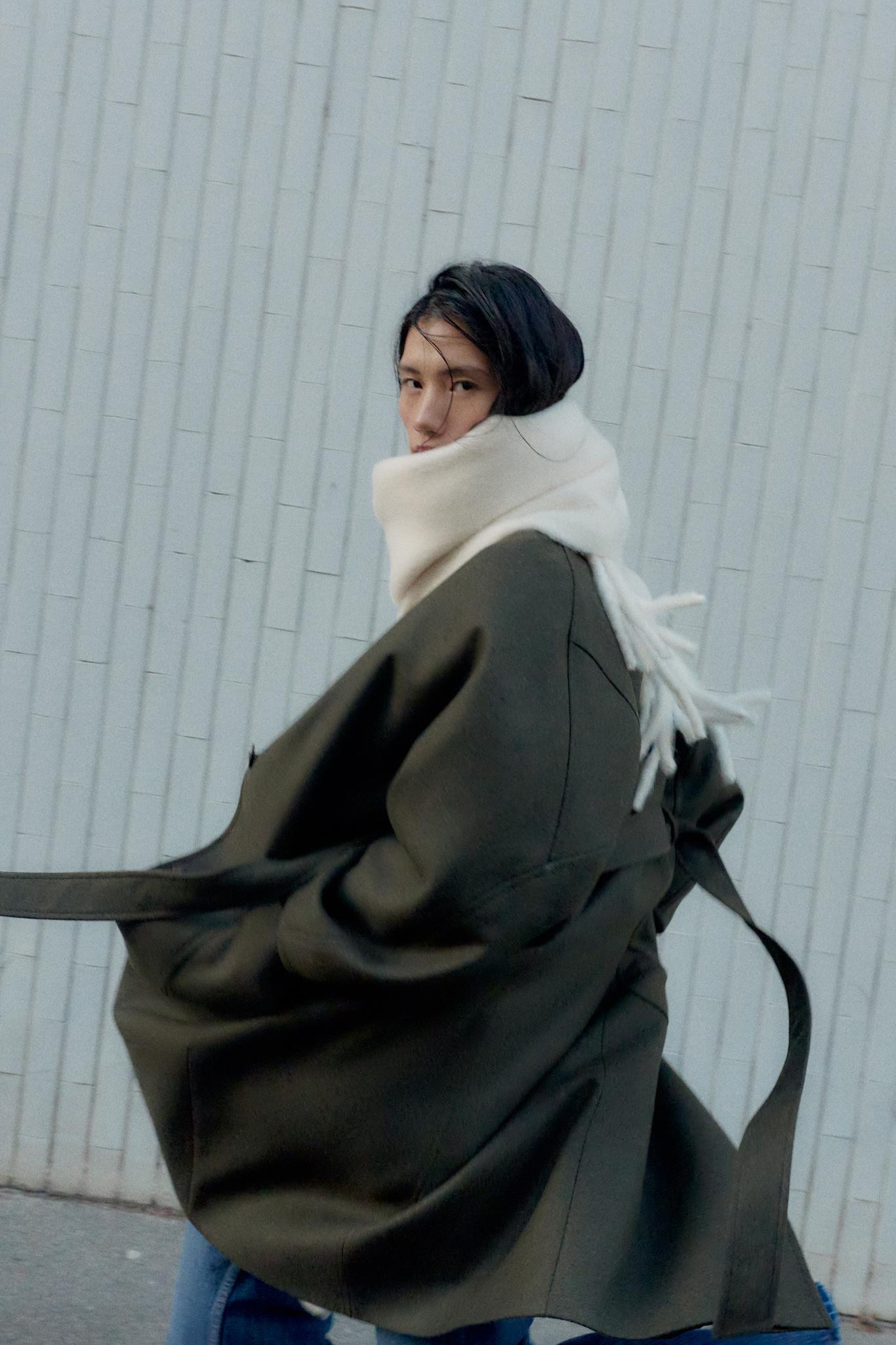 PLAIN FRINGED SCARF | Zara US