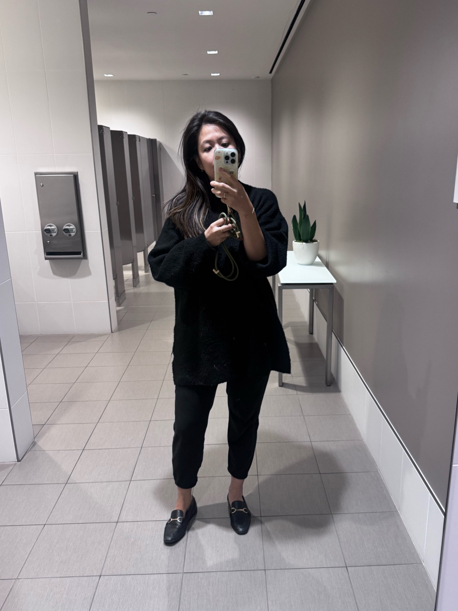 Black on black

LOAFER