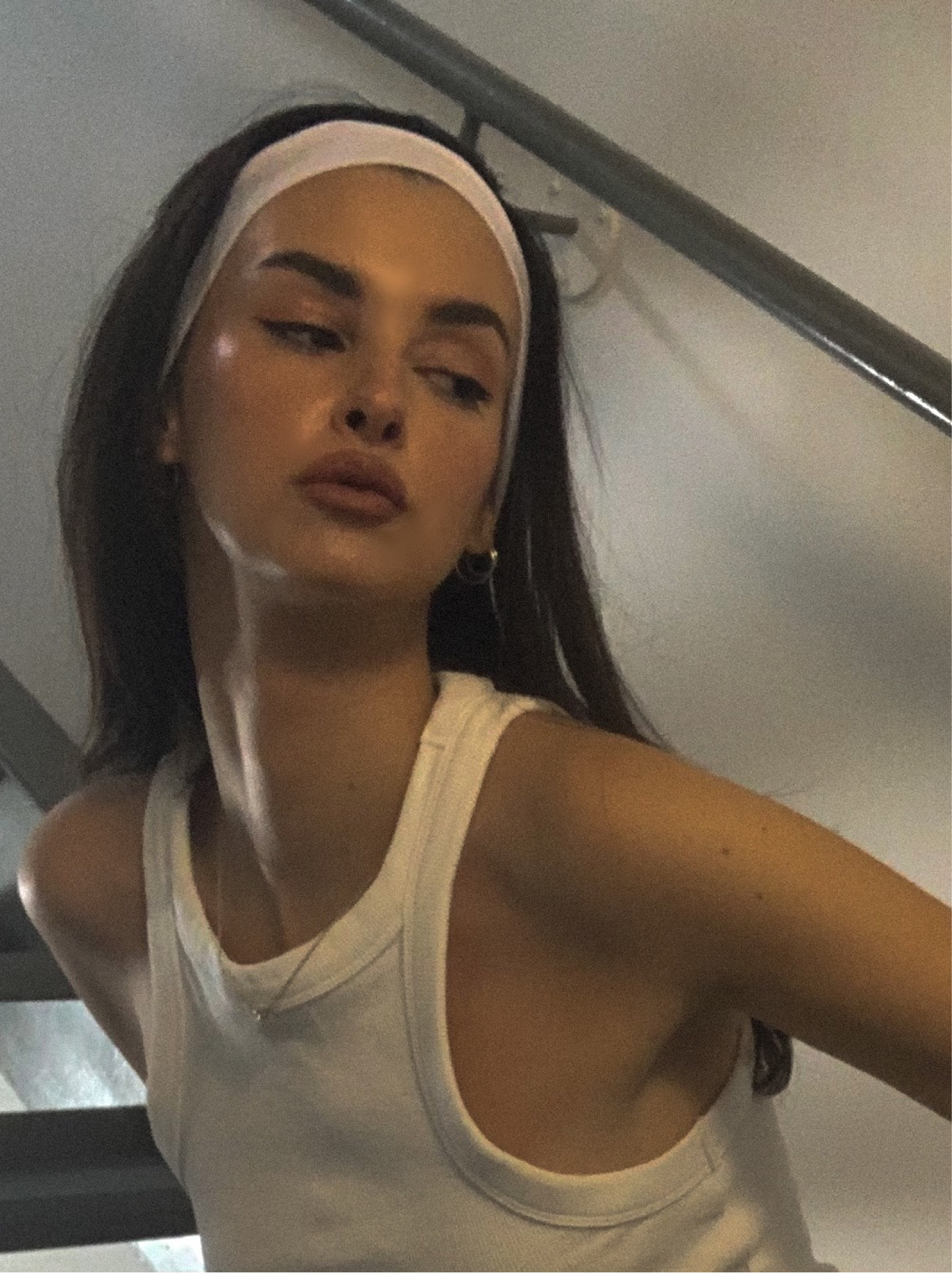 The Y2K era is back! In fashion that is. Love a cute headband that matches your top.

#LTKstyletip