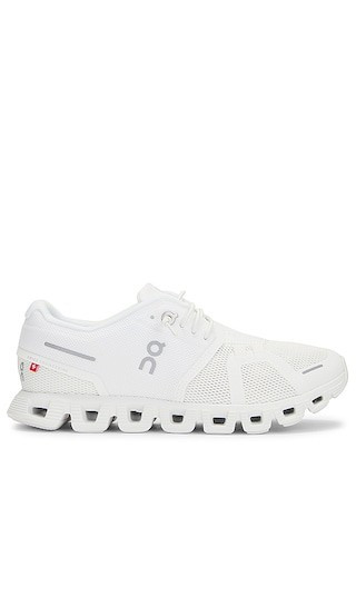 On Cloud Sneaker in White. - size 5.5 (also in 5) | Revolve Clothing (Global)