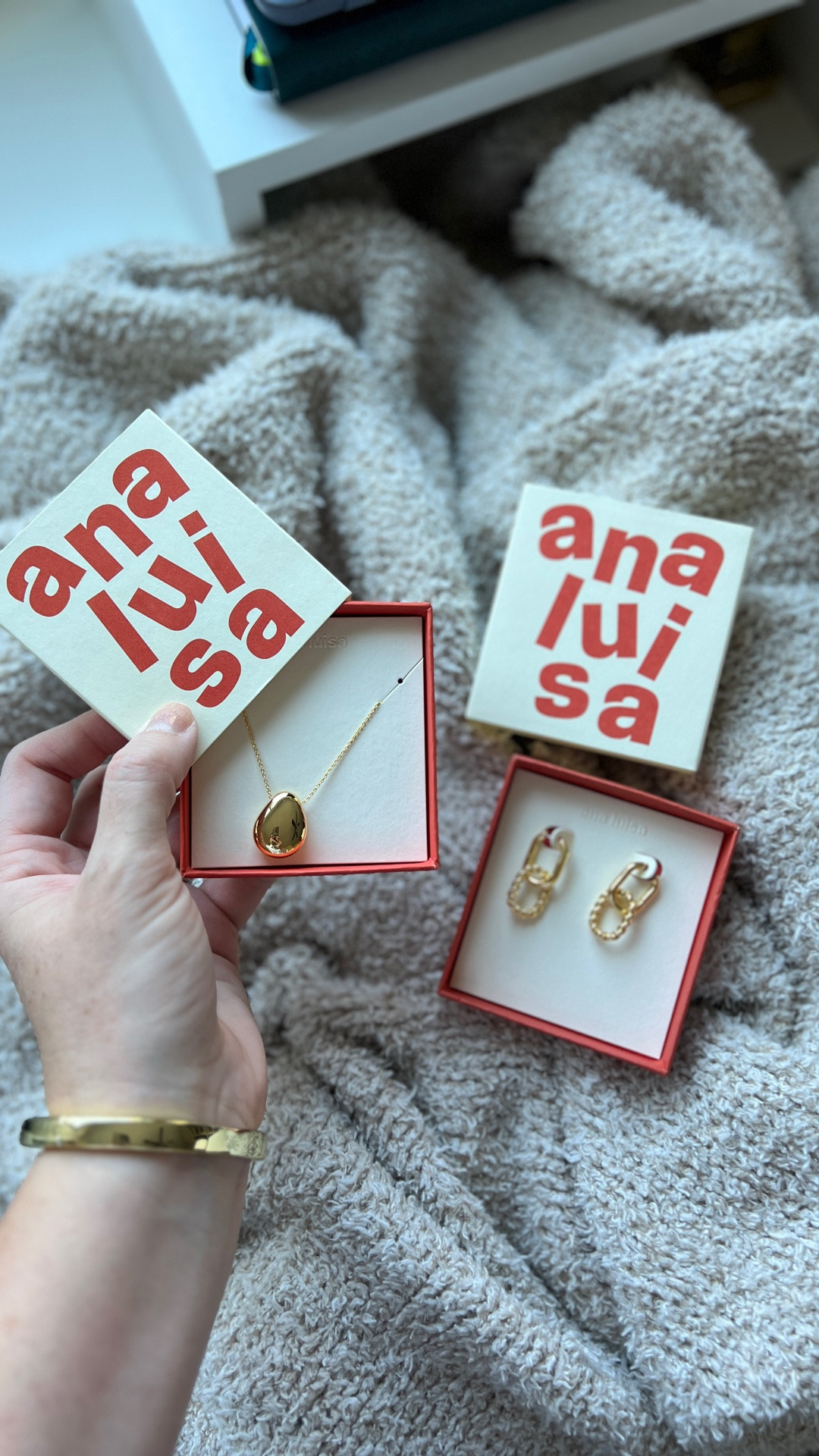 Ana Luisa is my FAVE jewelry brand and where I get most of my minimalist-ish jewelry. The Black Friday sale just started and these two pieces are on sale for 30% off! The earrings and necklace combo are 👌🏼👌🏼👌🏼

#LTKHoliday #LTKCyberWeek #LTKootd