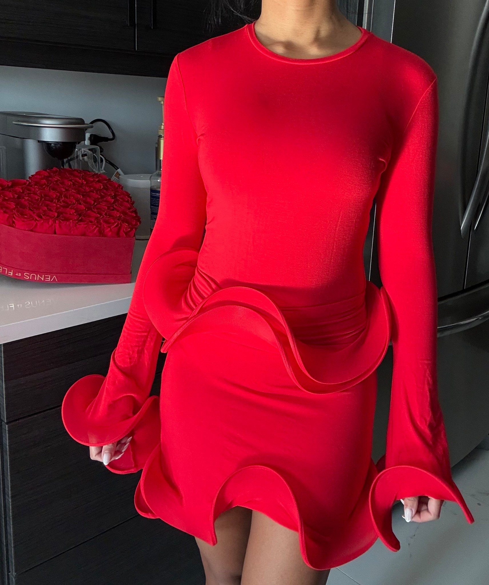 a fun Valentine’s Day outfit from sid neigum ! ♥️💋

wave top & mini skirt in red, petite, revolve. 

#LTKPetite #LTKValentine #LTKootd