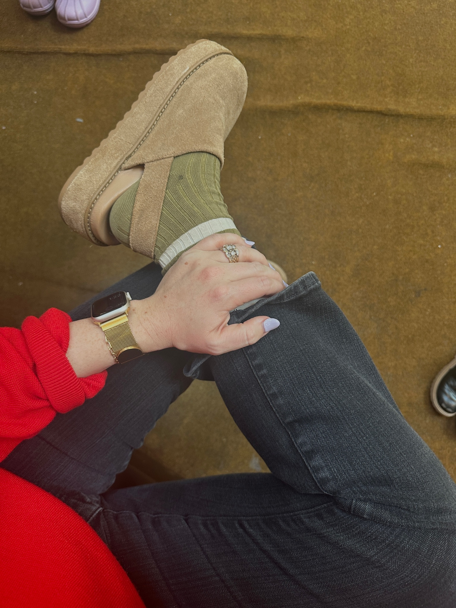 Saturdays at the indoor play area at the mall 😵‍💫