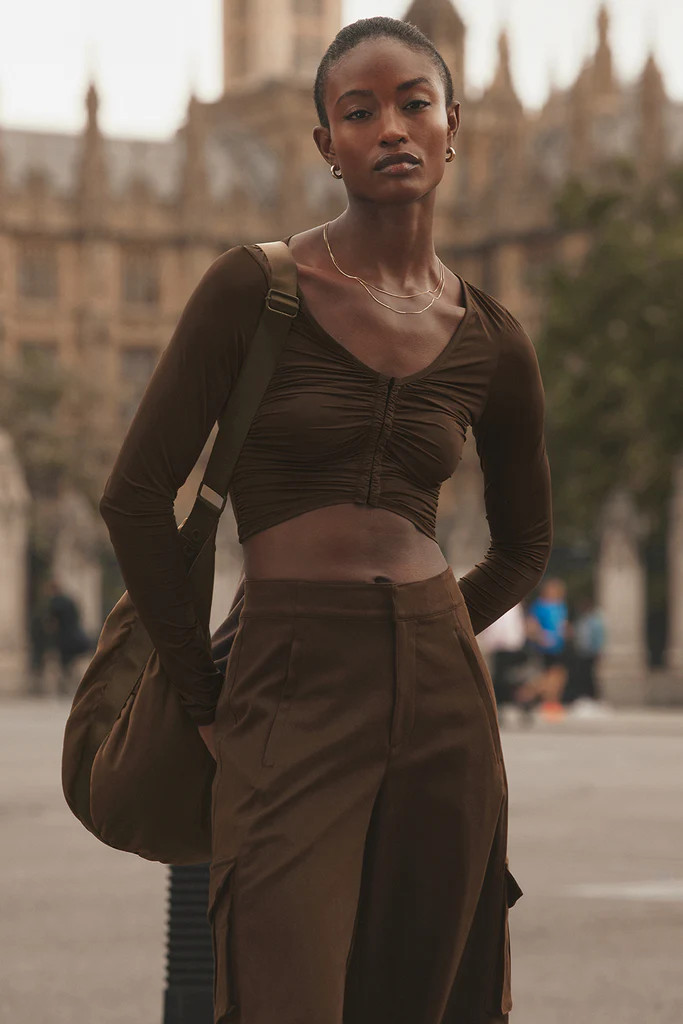 Standout Long Sleeve - Espresso | Alo Yoga (US)