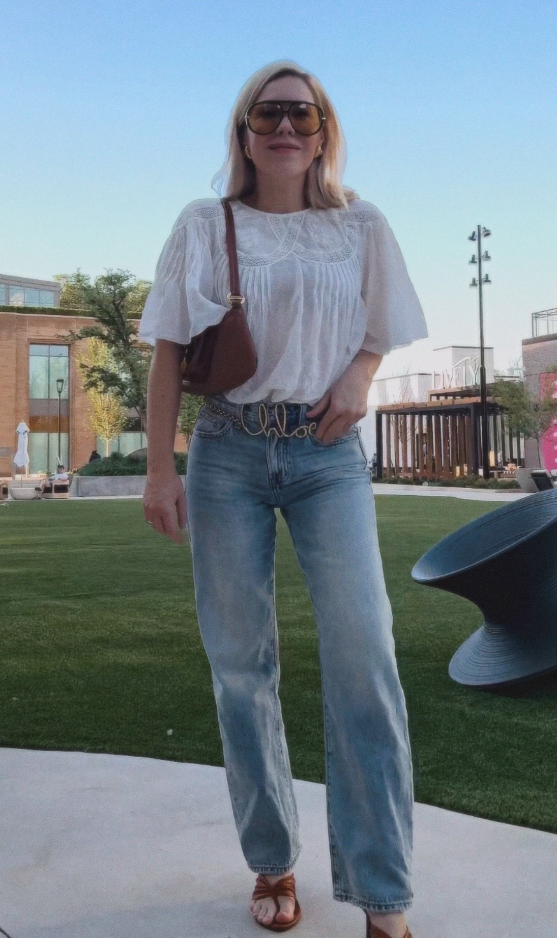 These are my favorite barrel jeans 
Jeans
White top
Lace top


#LTKSeasonal #LTKdayinmylife