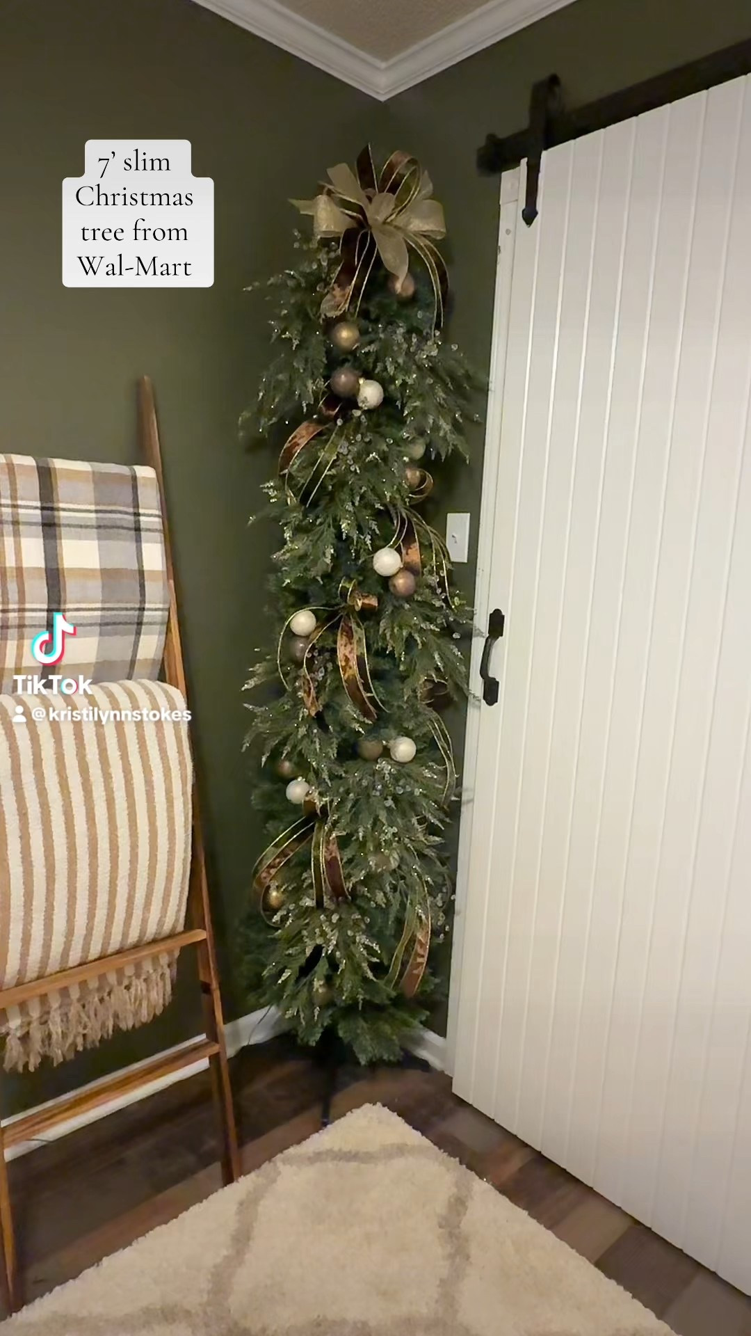 Its also prelit with warm lights, I just had it turned off..

#LTKSeasonal #LTKHoliday #LTKHome