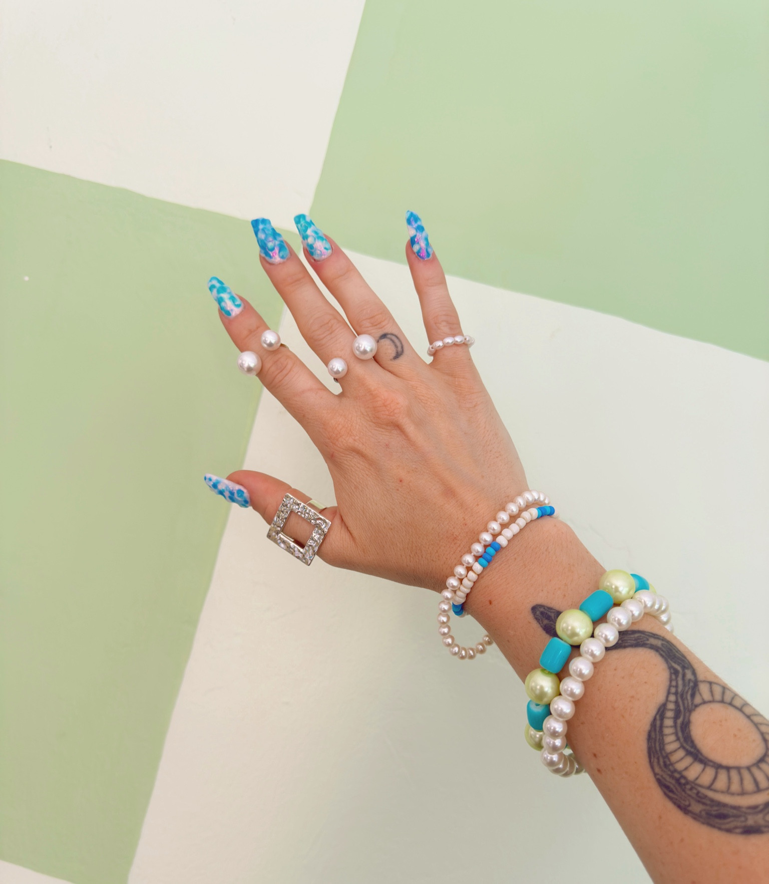 summer mermaid nails 🧜‍♀️🌊🐟✨


#LTKSeasonal #LTKBeauty #LTKStyleTip