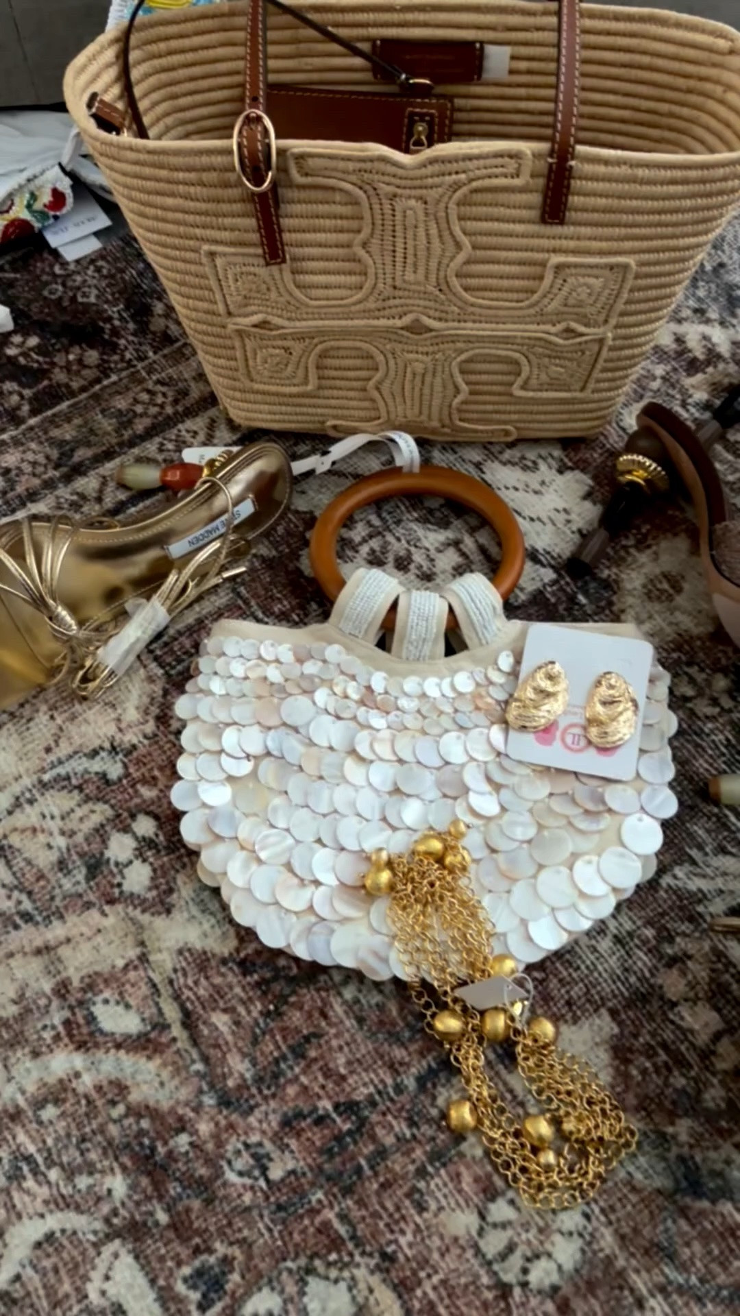 WHAT IM PACKING🙌🏽🧳🐚🥥

#LTKgrwm #LTKootd #LTKSeasonal