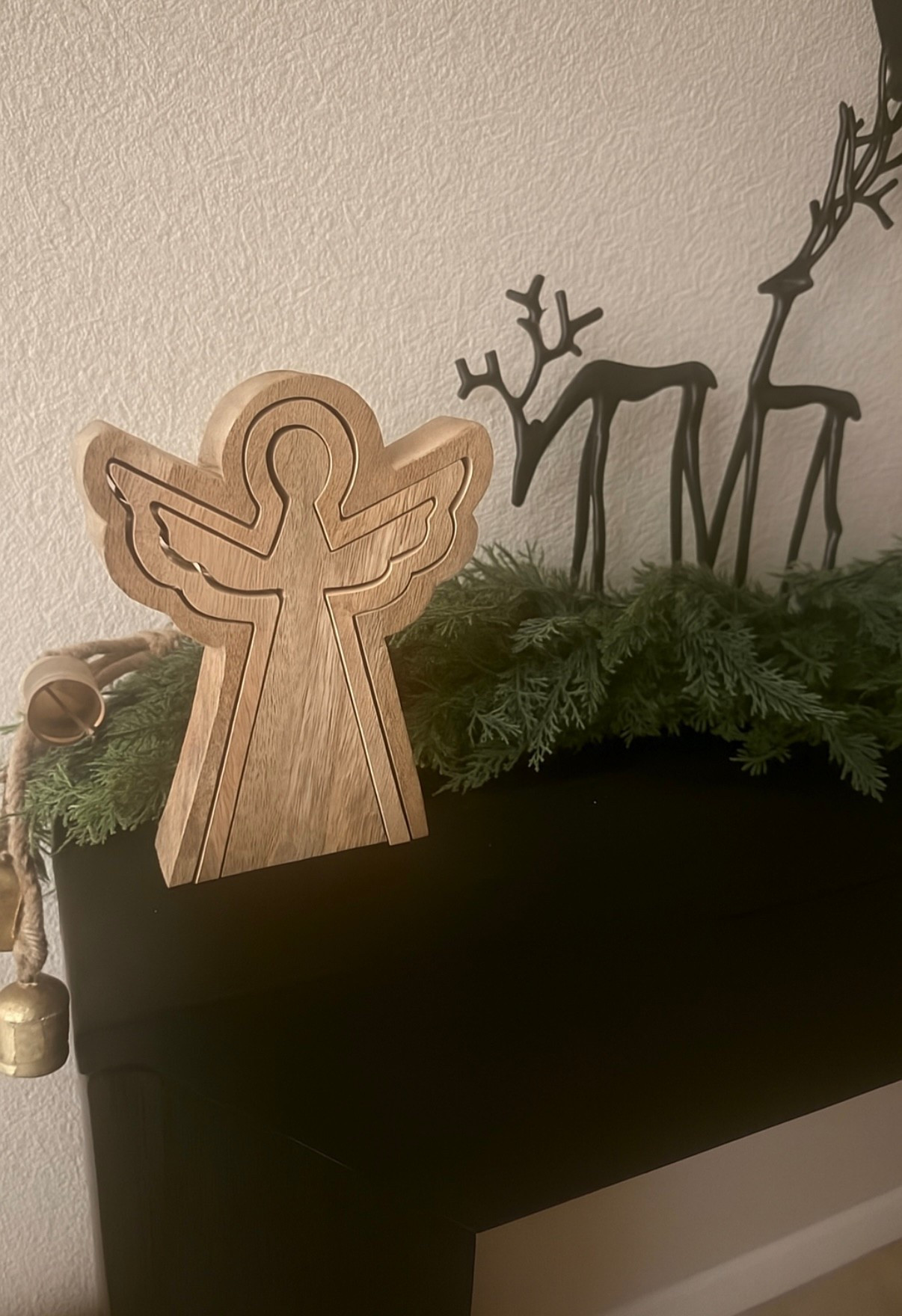 ✨ Holiday Entryway Touches ✨
Loving how simple pieces make such a statement — the mix of wood, greenery, and black gives that modern Christmas look 🤎🌲

Linked my angel, new console, reindeer decor, and garland — all affordable and perfect for the season! 🌲✨


#LTKhome #LTKholiday #LTKfinds #neutralchristmasdecor #console #holidaystyling #entrywaydecor

#LTKSeasonal #LTKSaleAlert #LTKHome