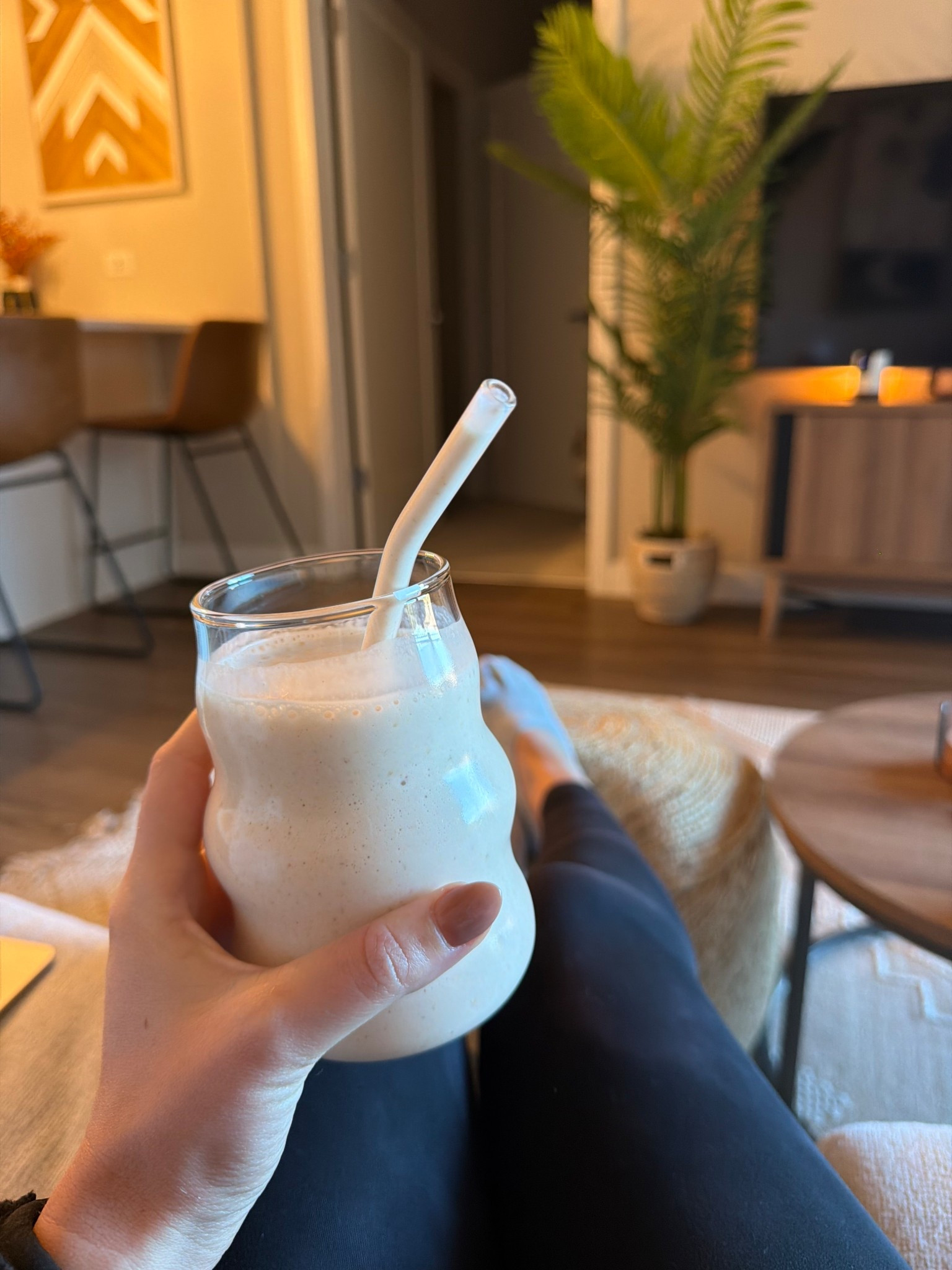 My favorite smoothie cup + wearing my favorite leggings 

#LTKFindsUnder50 #LTKHome #LTKActive