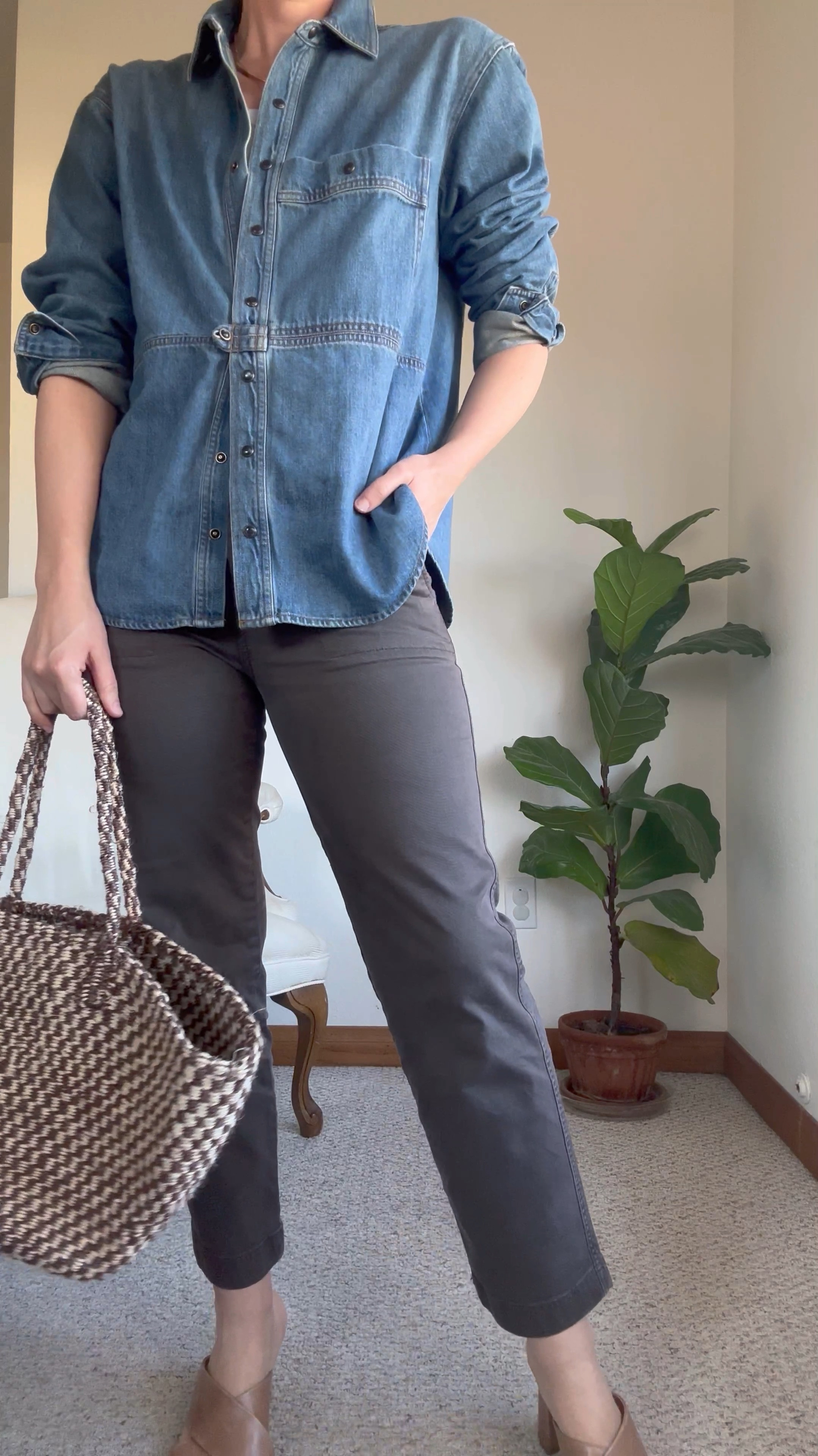 Celeste Denim Shirt and Jolene Trousers TTS from ForRowan.com 

Discounts: 
Rowan Code: ALEXGIFT for $60 off your first purchase of $100+ at Rowan. 

Nisolo code: ALEXDAVIESLIVING20 for 20% off your first purchase. 

Abby Alley Bags code: ALEX15

Tank is LA Relaxed 

#LTKSeasonal #LTKshoecrush #LTKitbag