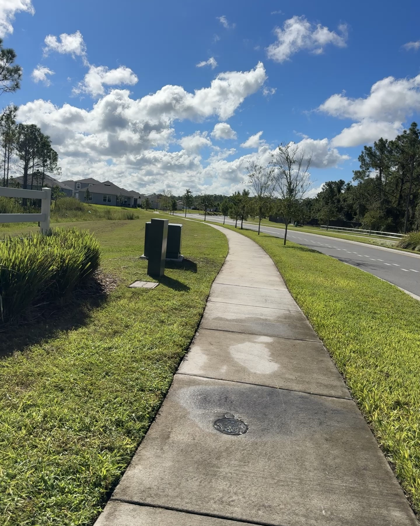 Morning miles, clear mind ✨ Nothing like starting the day with a run 🏃🏻‍♀️☀️ Linking my running essentials so you can take them on your next workout too! #MorningRun #ActiveLifestyle #LTKfit #LTKactive
