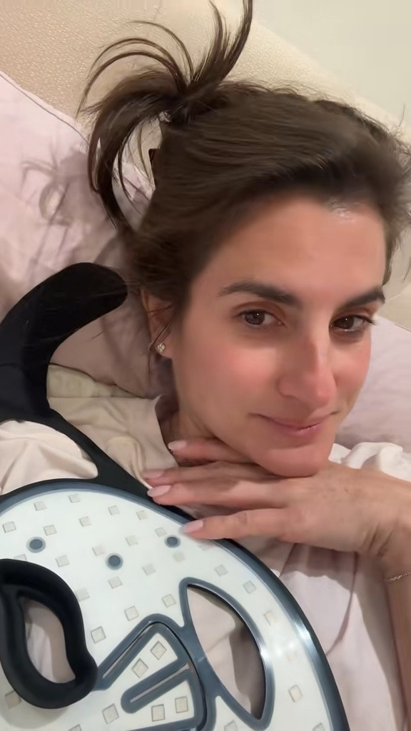 Red light therapy is the loop hole to glowy skin 