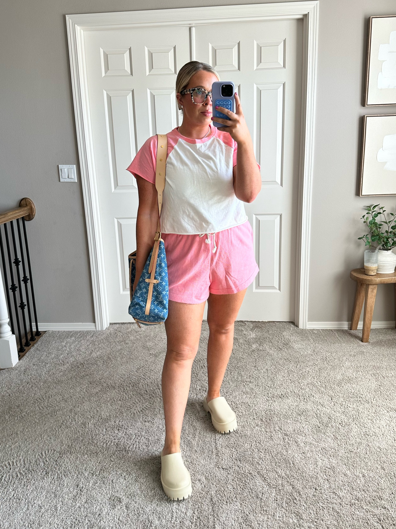 Midsize casual OOTD. Size large in everything 💘🌸🌷

#LTKfindsunder50 #LTKsalealert #LTKmidsize