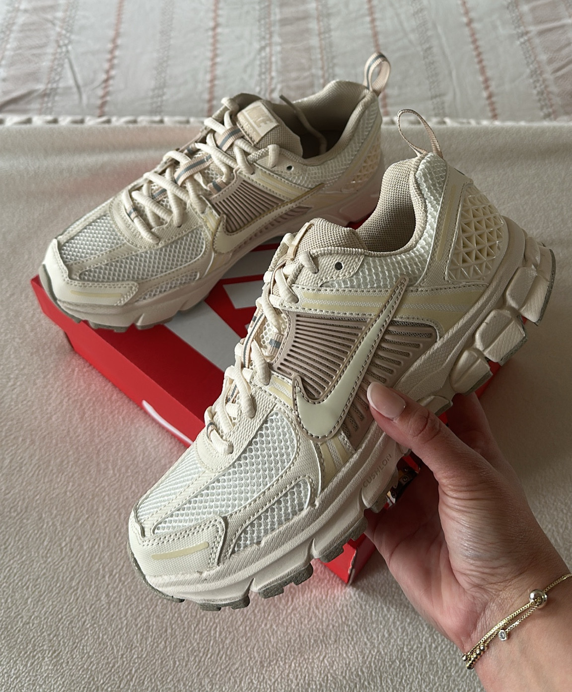 Nike Vomero 5 color ivory 

#LTKShoeCrush #LTKStyleTip #LTKActive