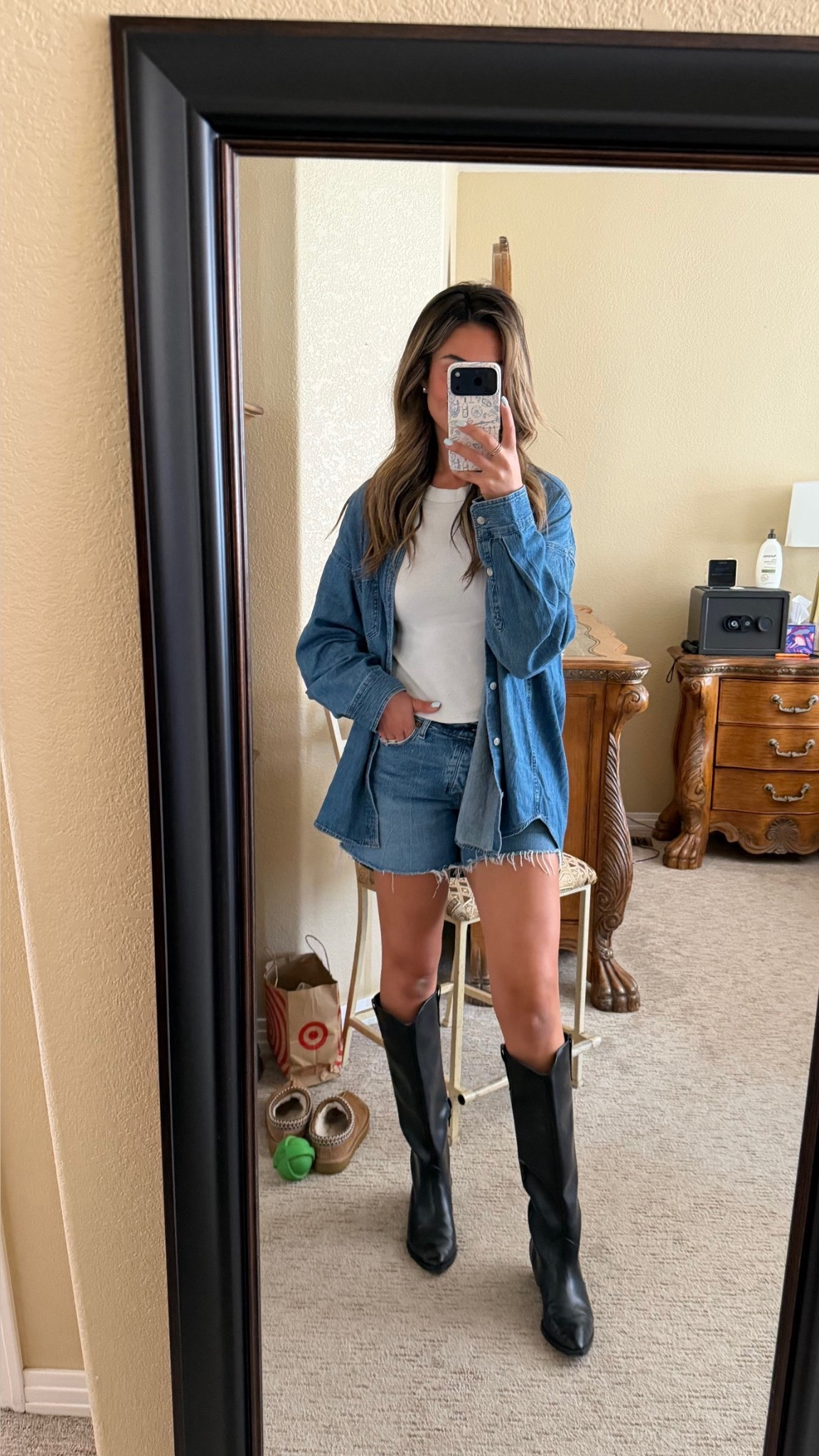 Shorts are old dad short style from Abercrombie! #canadiantuxedo #denimshirt #denimshirtstyling 