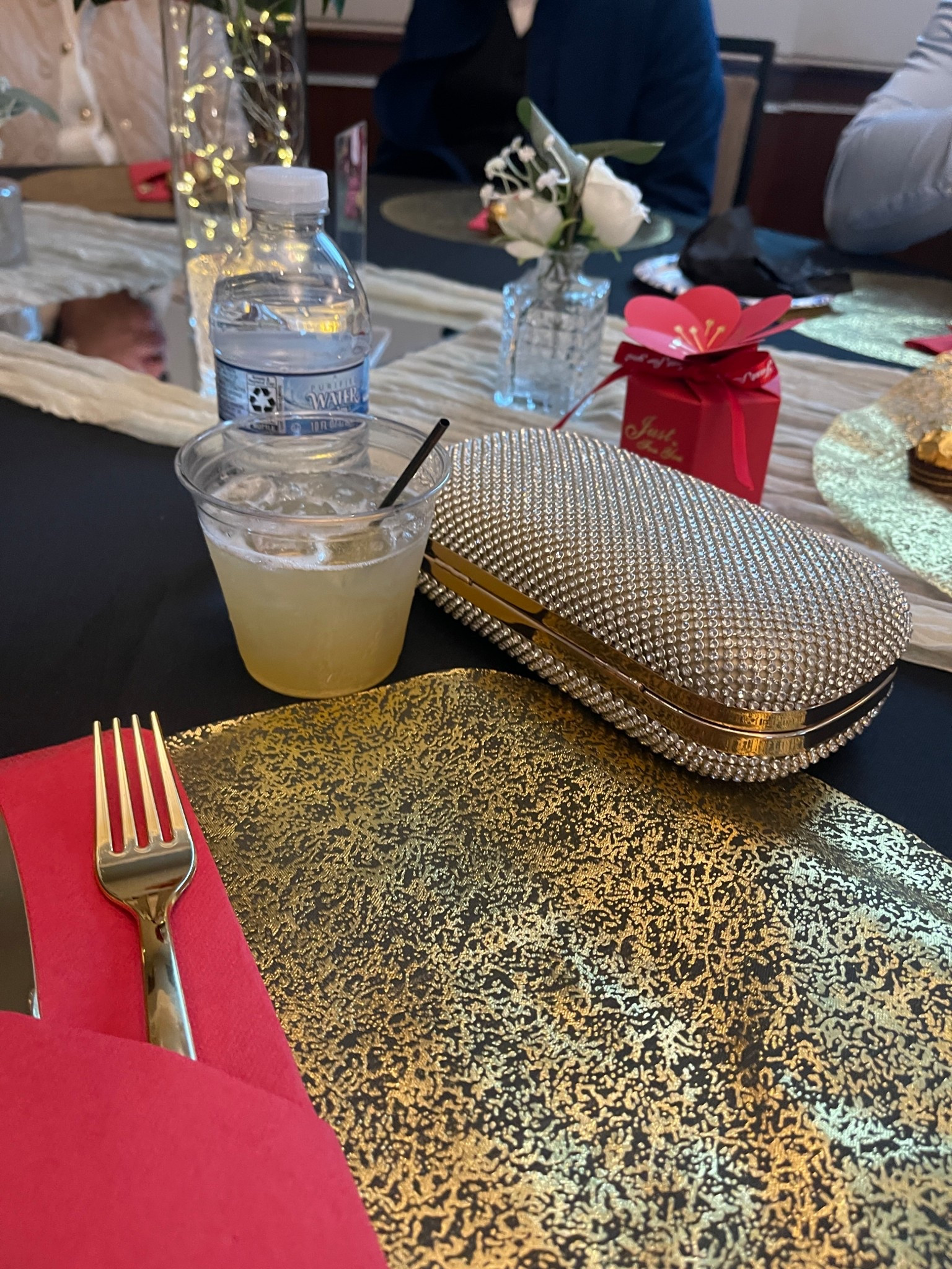 Evening clutch bag for parties. Evening wear perfect to pair with any fancy dress without spending too much on it. It comes with straps. Only fits your phone and small items. 

#LTKParties #LTKItBag #LTKStyleTip
