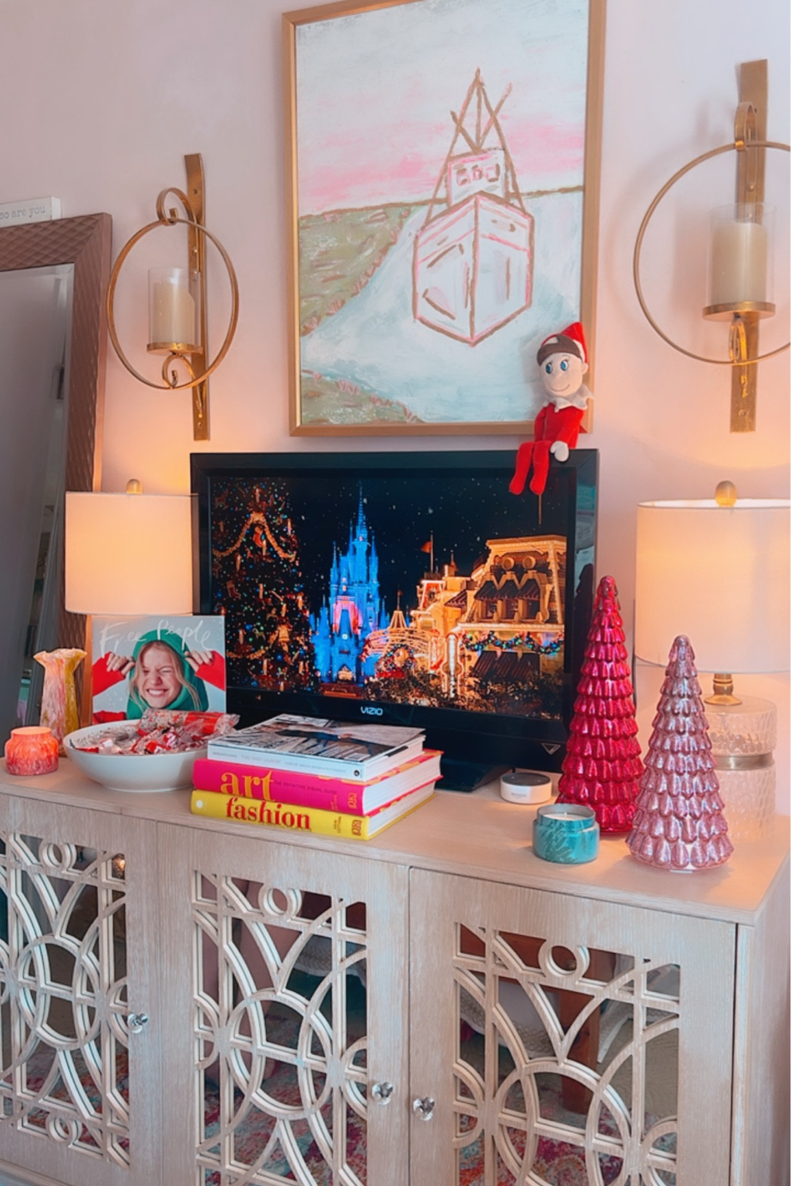 The most beautiful gold sconces to add chic details to any room! ✨

#LTKSeasonal #LTKHoliday #LTKHome