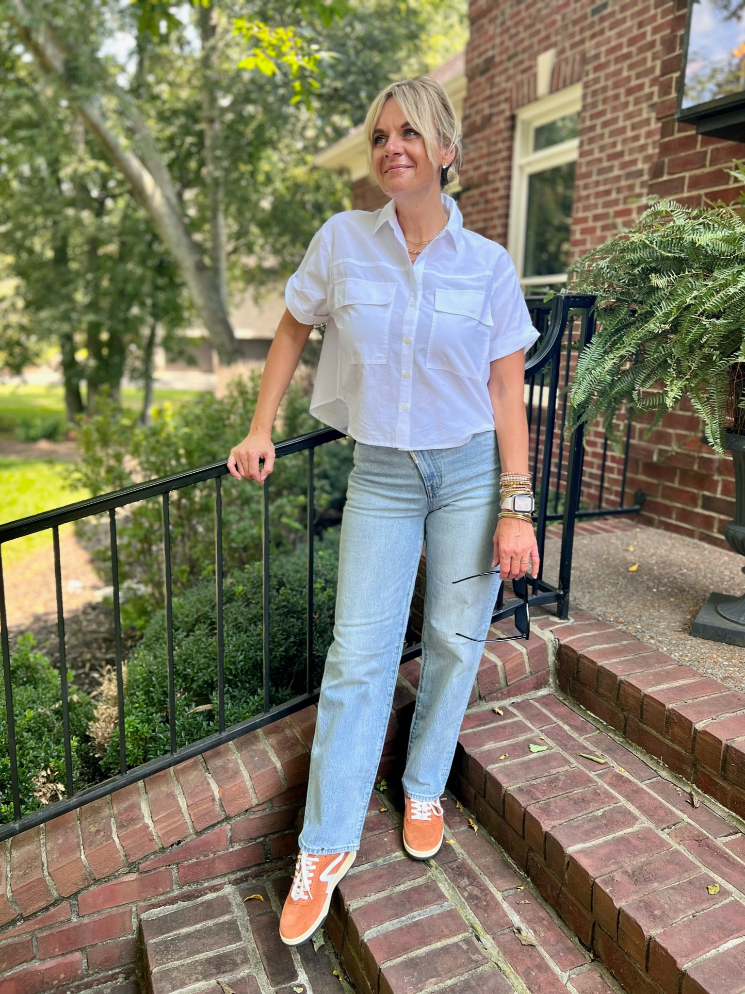 White cropped button-up shirt and crossover baggy jeans 🥰🥰

This fabulous cropped blouse is currently 30% off via Madewell’s early fall sale!

#LTKxMadewell #LTKstyletip #LTKsalealert