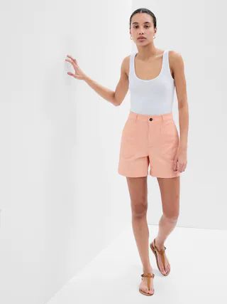 5" Mid Rise Girlfriend Khaki Shorts with Washwell | Gap Factory