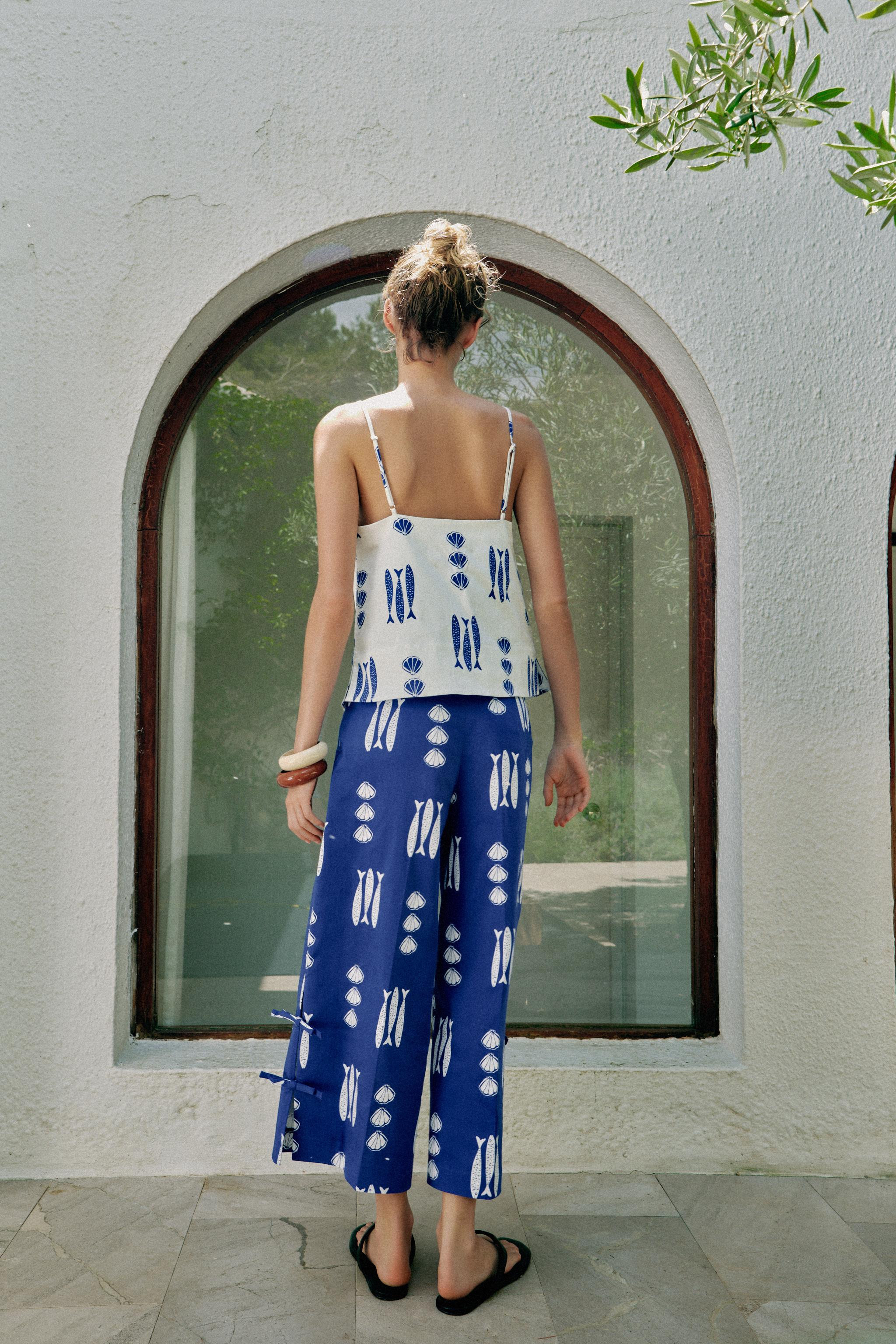 PRINTED TOP WITH BUTTONS | Zara UK