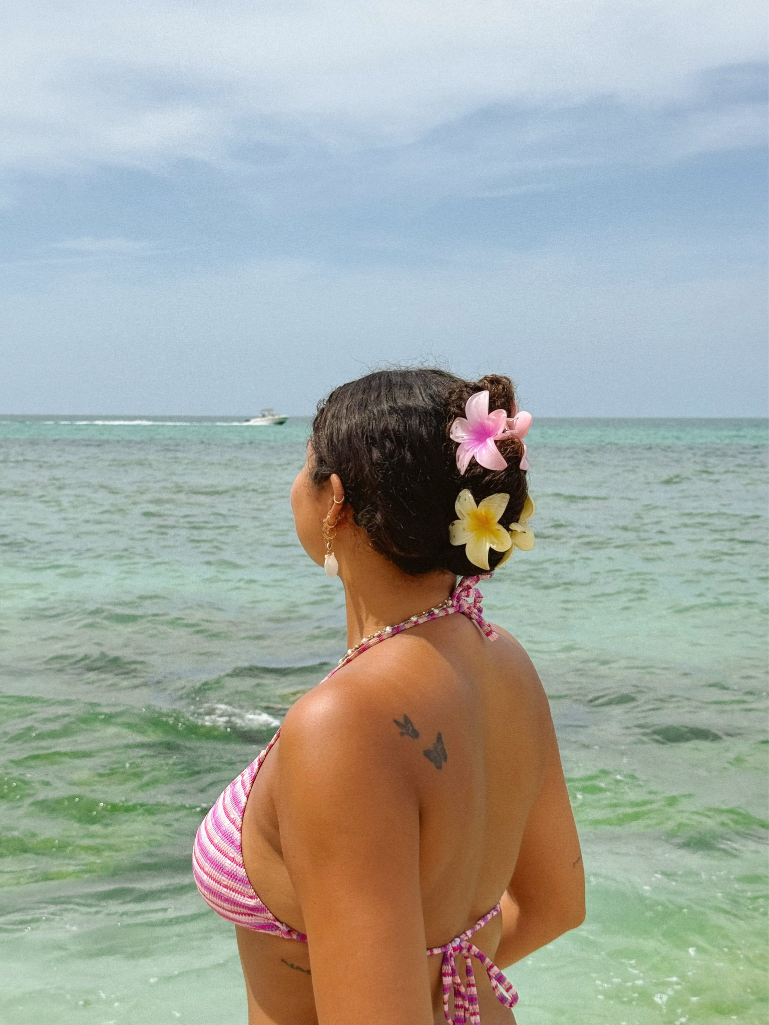 summer hairstyle inspo🌴🌸

flower clips, summer fashionn

#LTKSwim