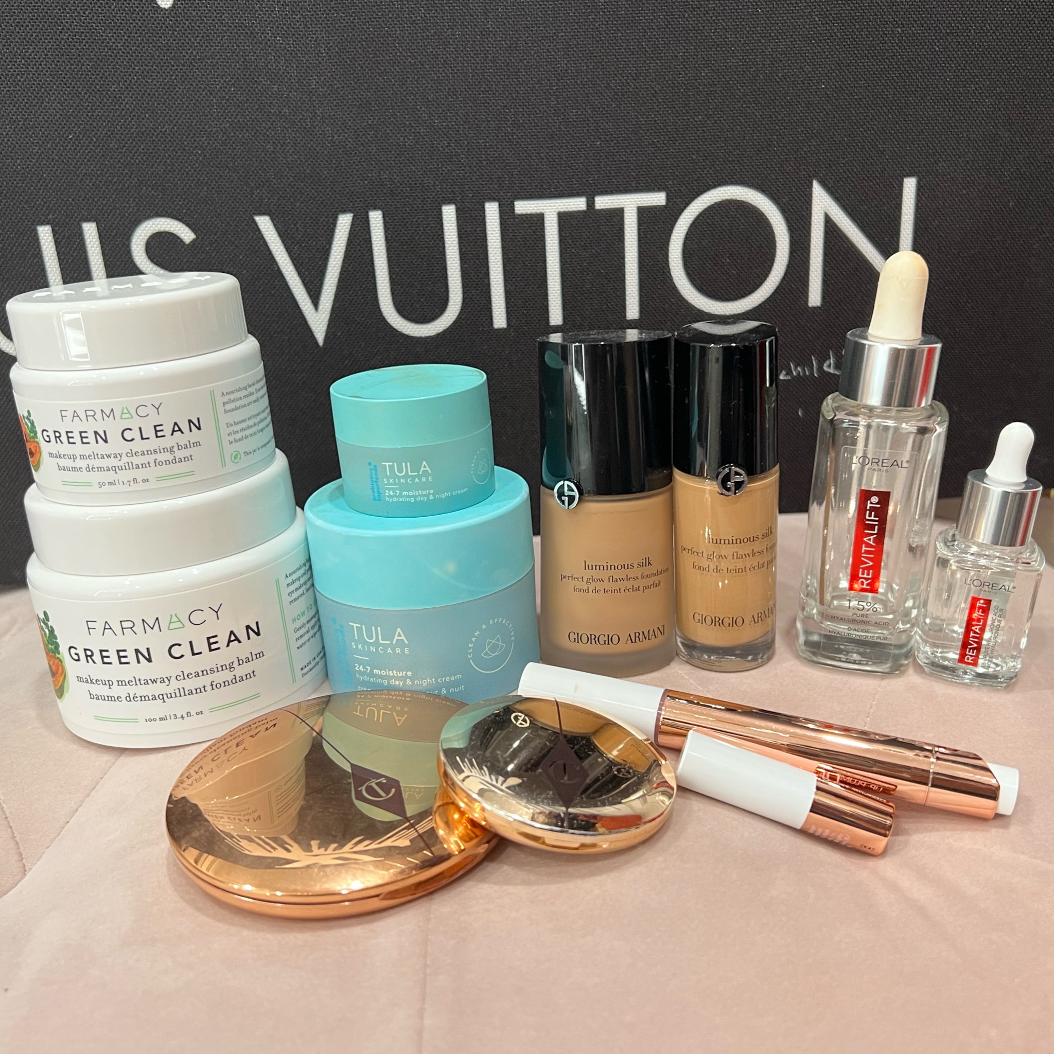 Favorite beauty products and their minis
- Green Clean farmacy removed makeup so easily!
-Tula Skincare 24-7 moisture
-Giorgio Armani (Shade 6.5)
-L’Oréal recitalist hyaluronic acid
-Charlotte Tilbury (Shade Medium)
-Maracuja Plump lip


#LTKbeauty #LTKstyletip #LTKGiftGuide