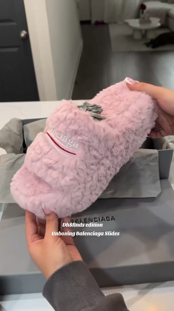 Link➡️ https://sale.dhgate.com/6quwlo29 — Cozy never looked this glam 💕✨
#LTKdupe #LTKunder100 #LTKfashion #LTKhome #LTKluxury #LTKcozy #LTKstyle #LTKslippers #LTKfinds #LTKwinterstyle#LTKShoeCrush #LTKStyleTip

#LTKFindsUnder50