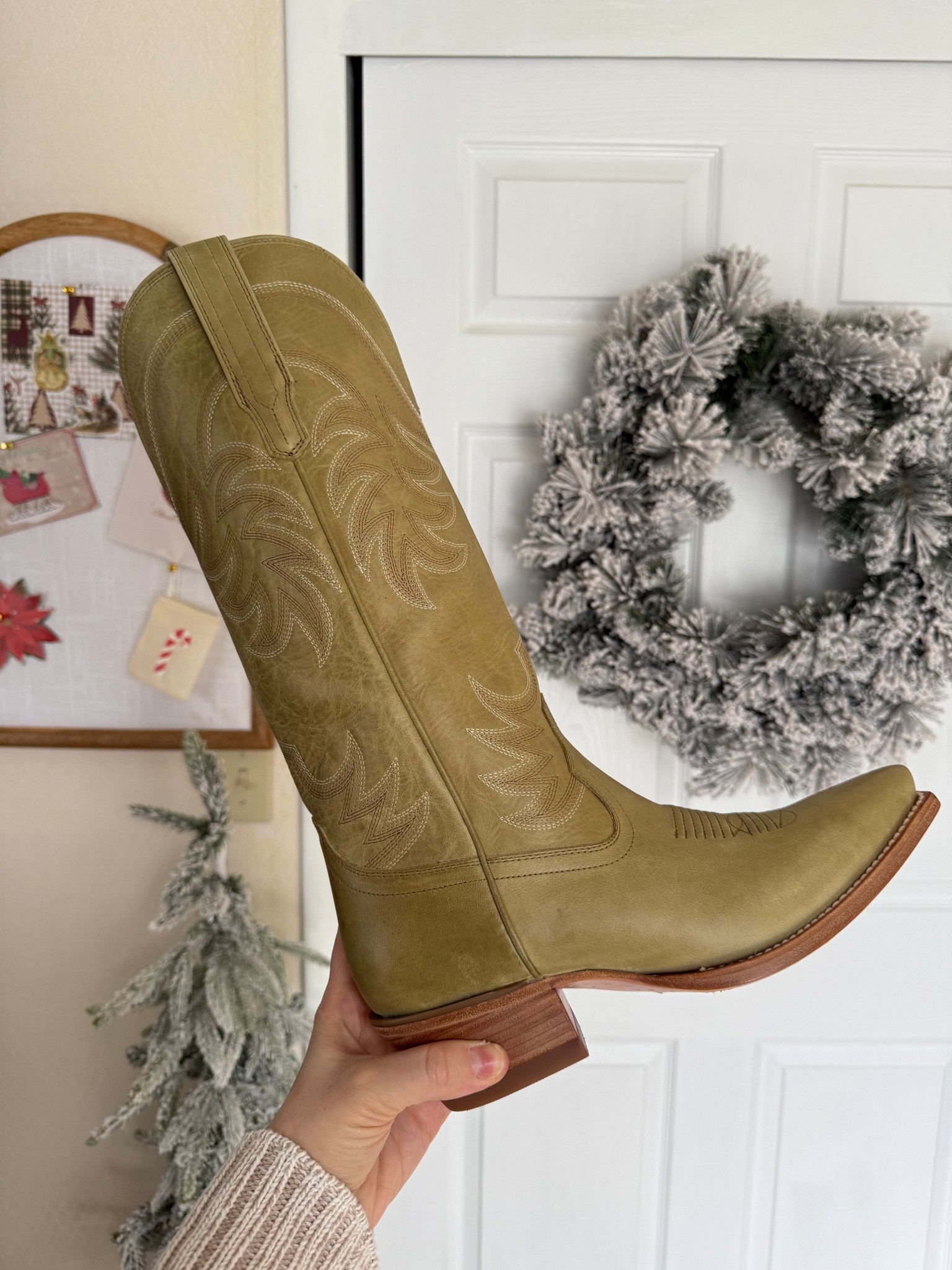 Sage green Tecovas 🌿 these will definitely sell out!

Spring shoes, cowgirl boots, cowboy boots, green boots, dopamine dressing 

#LTKSeasonal