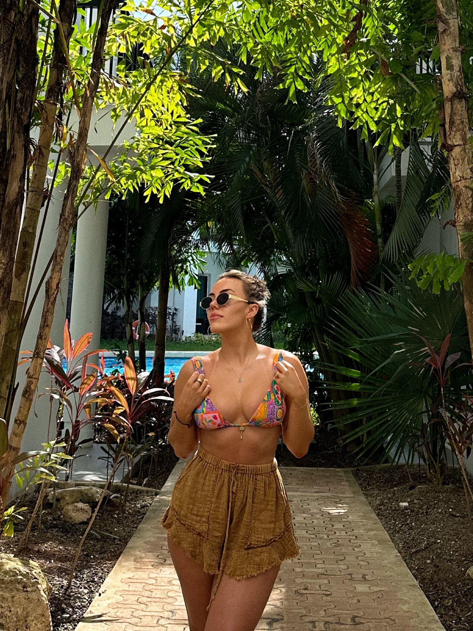 Favorite flowy shorts and my dream Celine triomphe sunglasses dupe 🌞 #vacationoutfits #beachwear #amazonsunglasses #ltkbeach

#LTKtravel