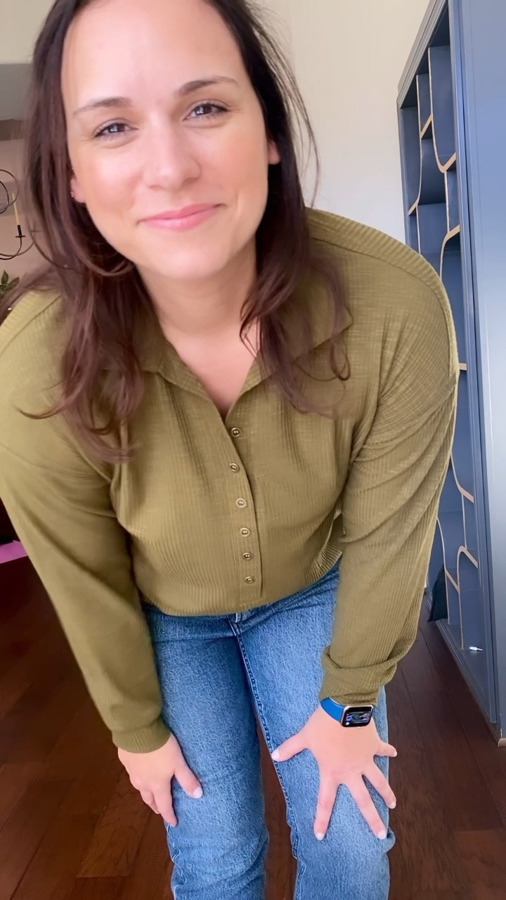 Lightweight long sleeve, waffle king sleeve, tons of colors 

#LTKmidsize #LTKstyletip #LTKfindsunder50