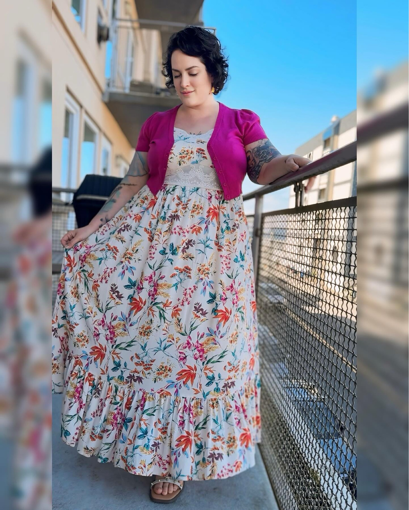 Vacation mode 
🏖️🎠⚓️🥂

#OOTD details:
Cardigan - @mak_sweater 
Dress and Shoes - @torrid 

#maksweater #loveyemak #torrid #torridambassador #fitcheck #springstyle