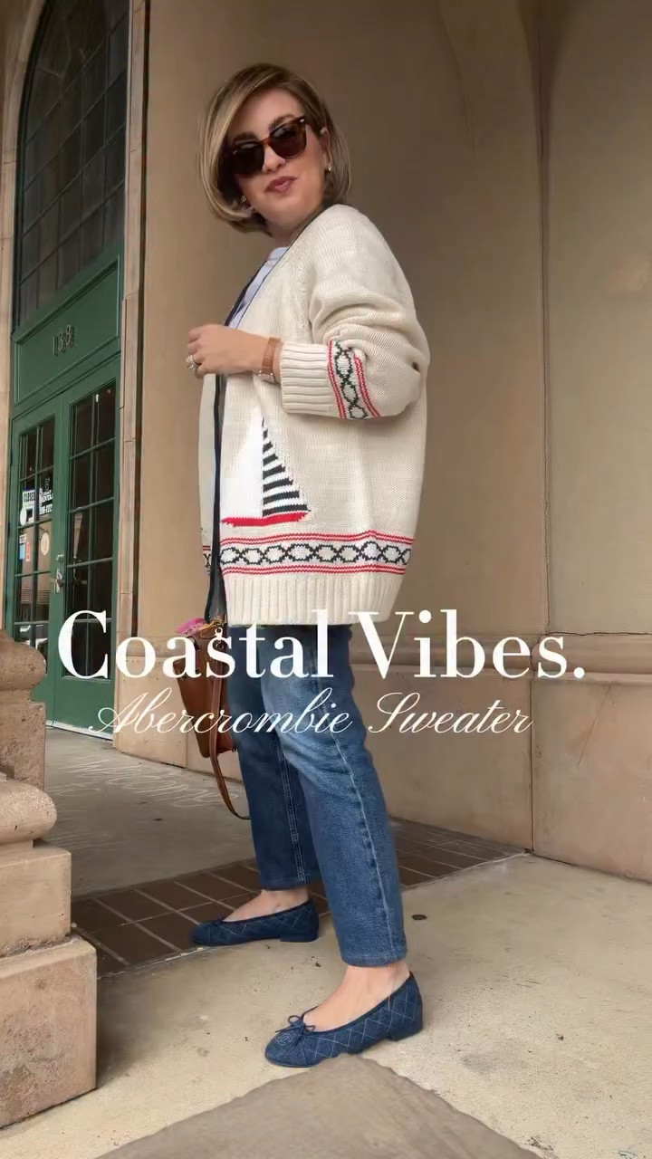 If my personality were a sweater, it would be this one from @abercrombie. ⛵️ I need a sweater intervention, I keep buying them. 😂Luckily we got a cold front in South Texas.😅 

#lawyermom #coastalvibes #saturdayootd #casuallook