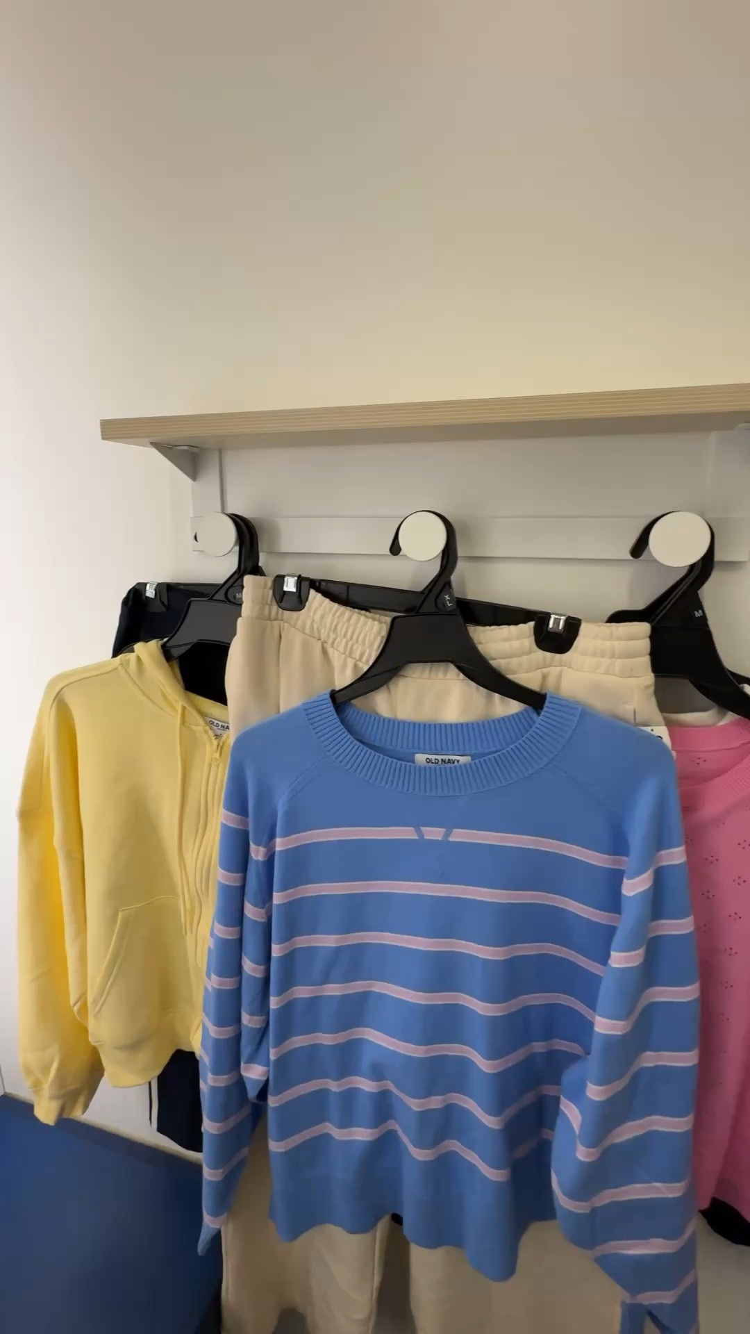 OLD NAVY HAUL 🌼
Everything is TTS unless noted below ⬇️
For reference: I’m usually a size 6 / medium (medium tall in pants), 5’9” and around 145 lbs.

• Yellow zip-up: size L (went up for a more comfy fit) • Jeans: size 4 (sized down — I prefer the fit) • Striped sweater: size XL for an oversized look • Polo: size L

#LTKSeasonal #LTKSaleAlert #LTKSpringSale