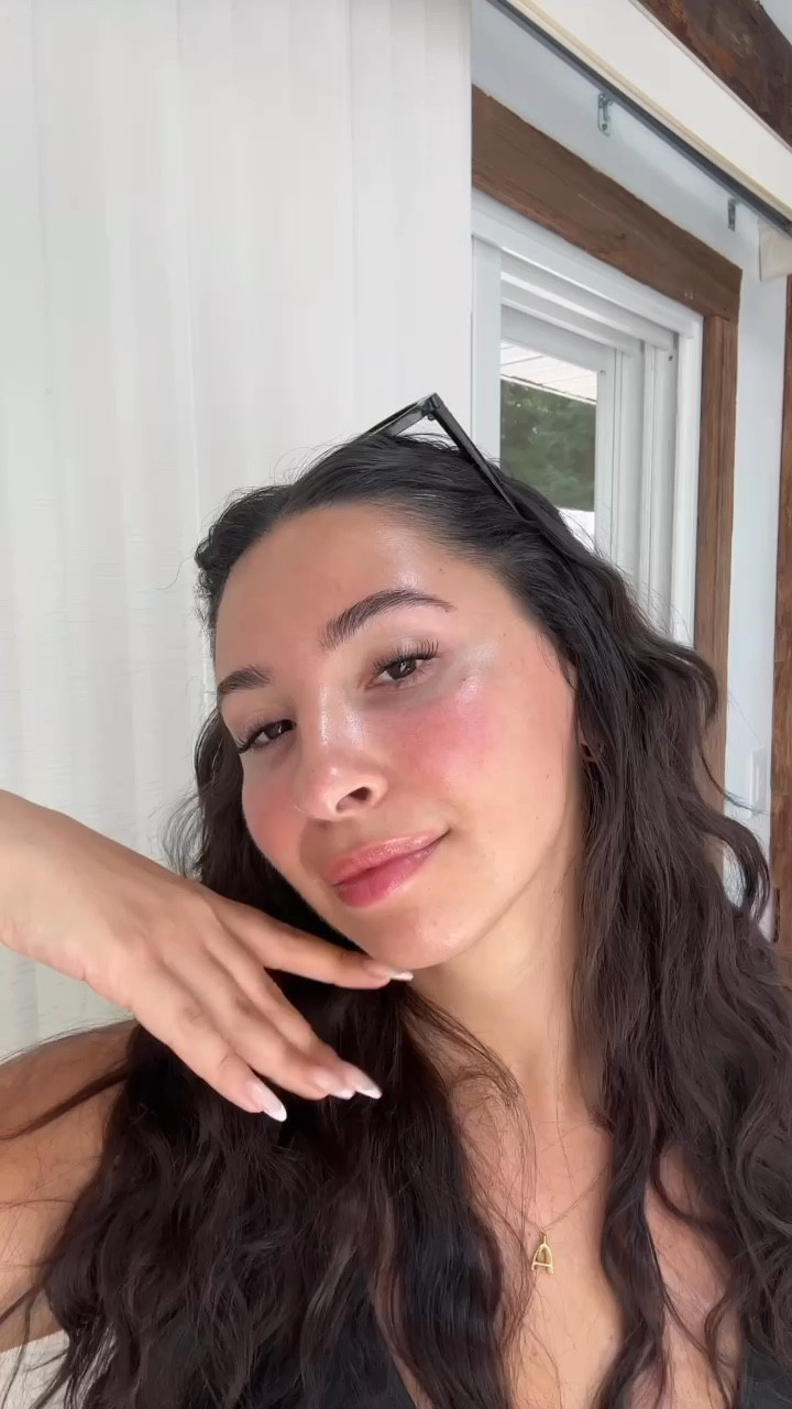 Light makeup for a beach day🐚🌊

#LTKcanada #LTKsummer #LTKbeauty