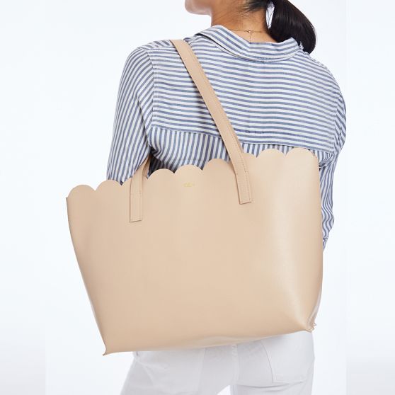 Scalloped Everyday Italian Leather Tote | Mark and Graham