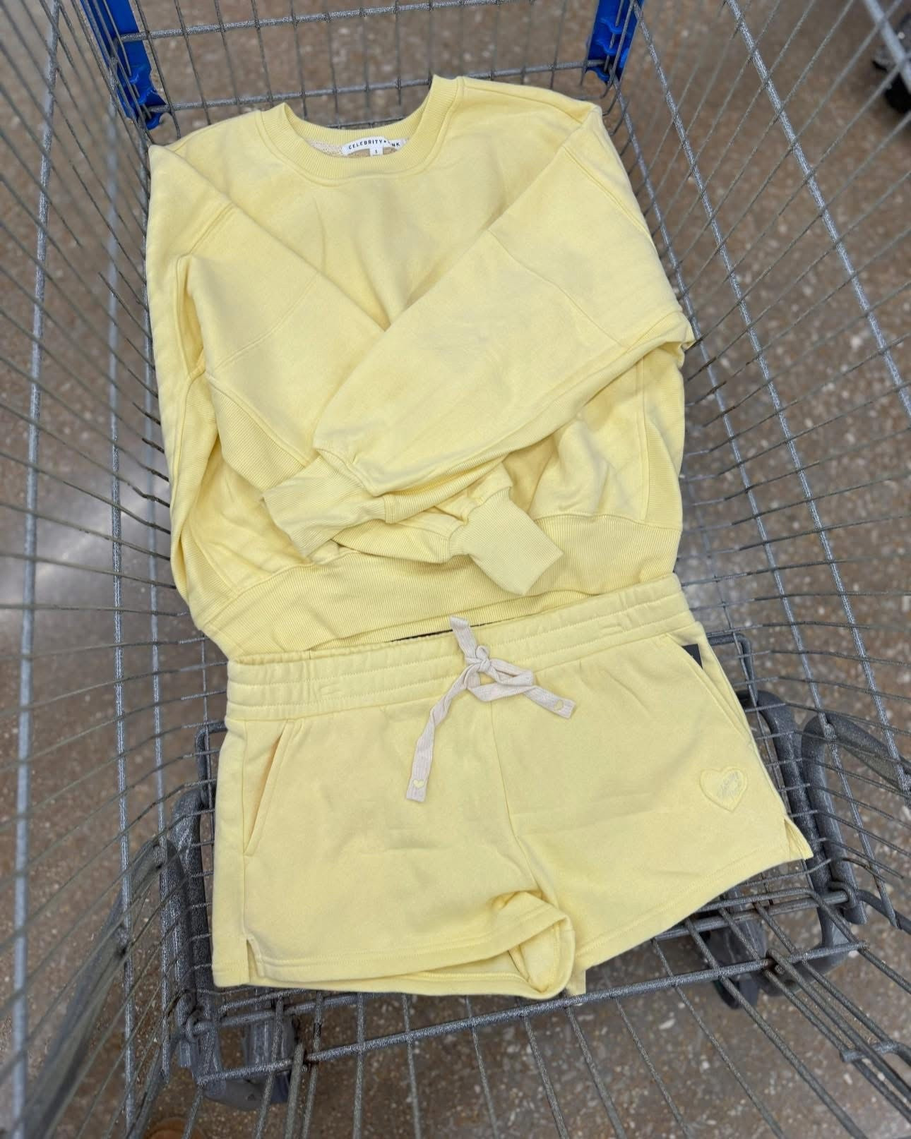 Pale yellow from Walmart 💛🤍

#LTKmomlife #LTKootd #LTKMidsize