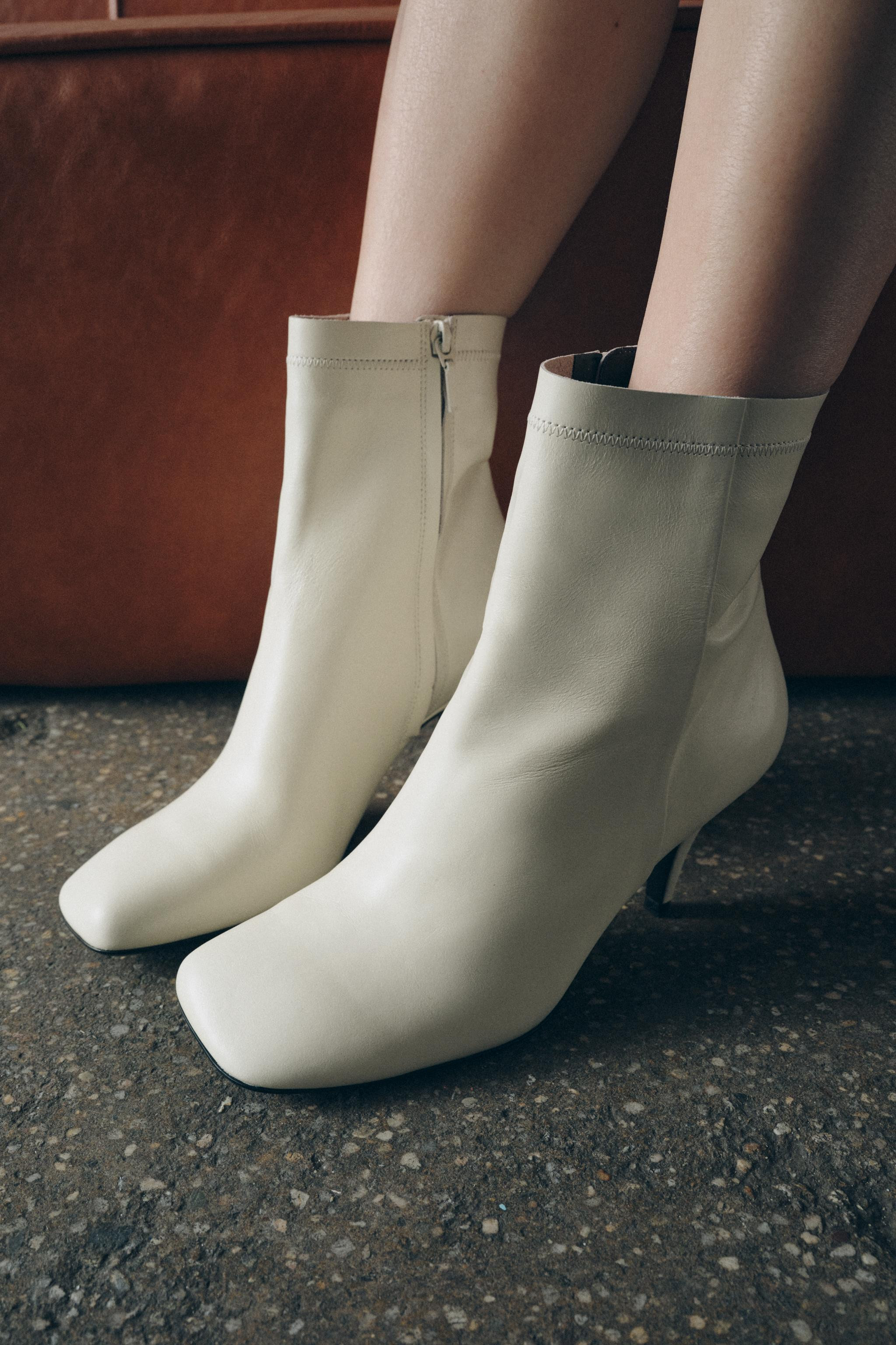 LEATHER TOPSTITCHED ANKLE BOOTS | Zara US