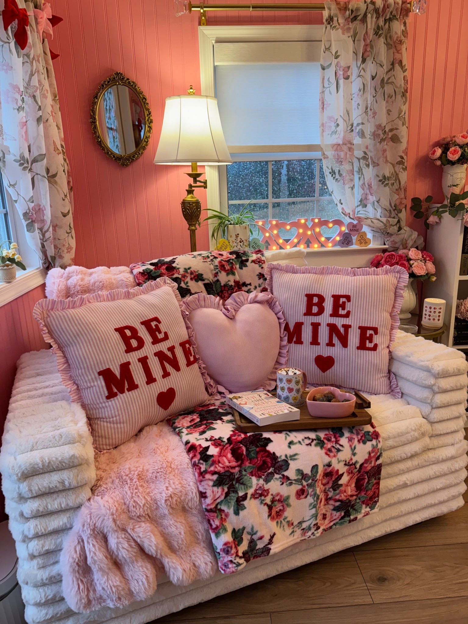 Valentine’s Day in the library shed💗📖
✨decor detail linked here✨
💗more shed finds are in my Amazon storefront!

#LTKHome