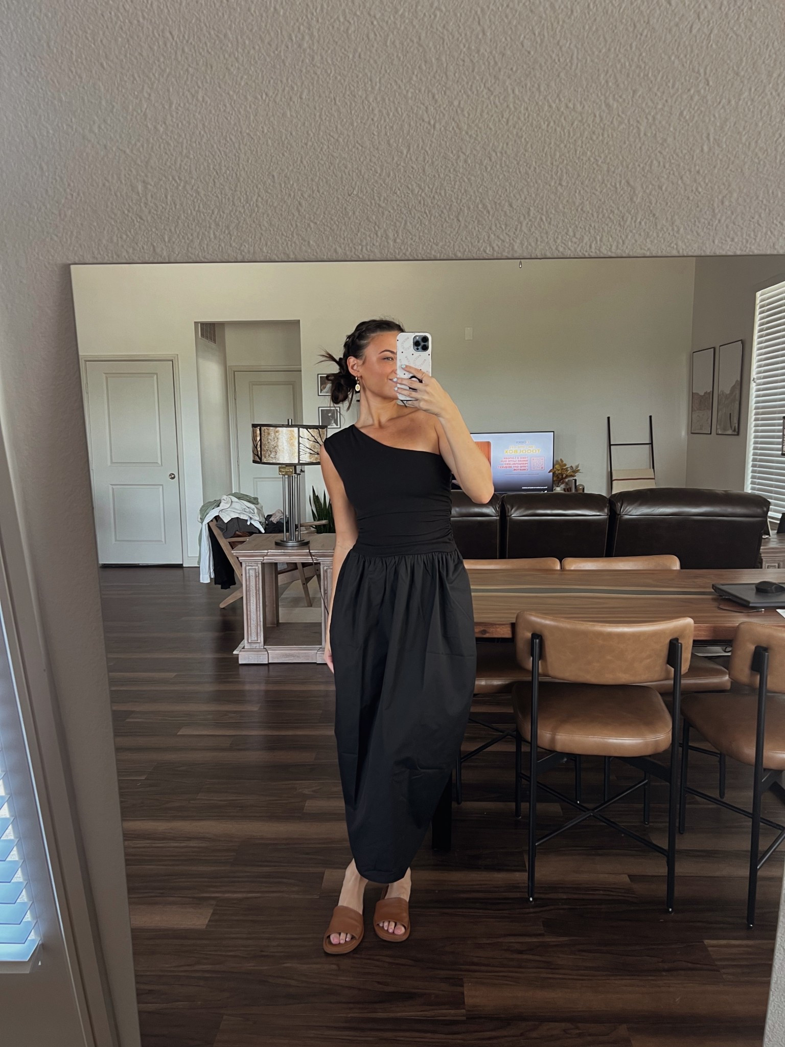 wearing size 4 🖤