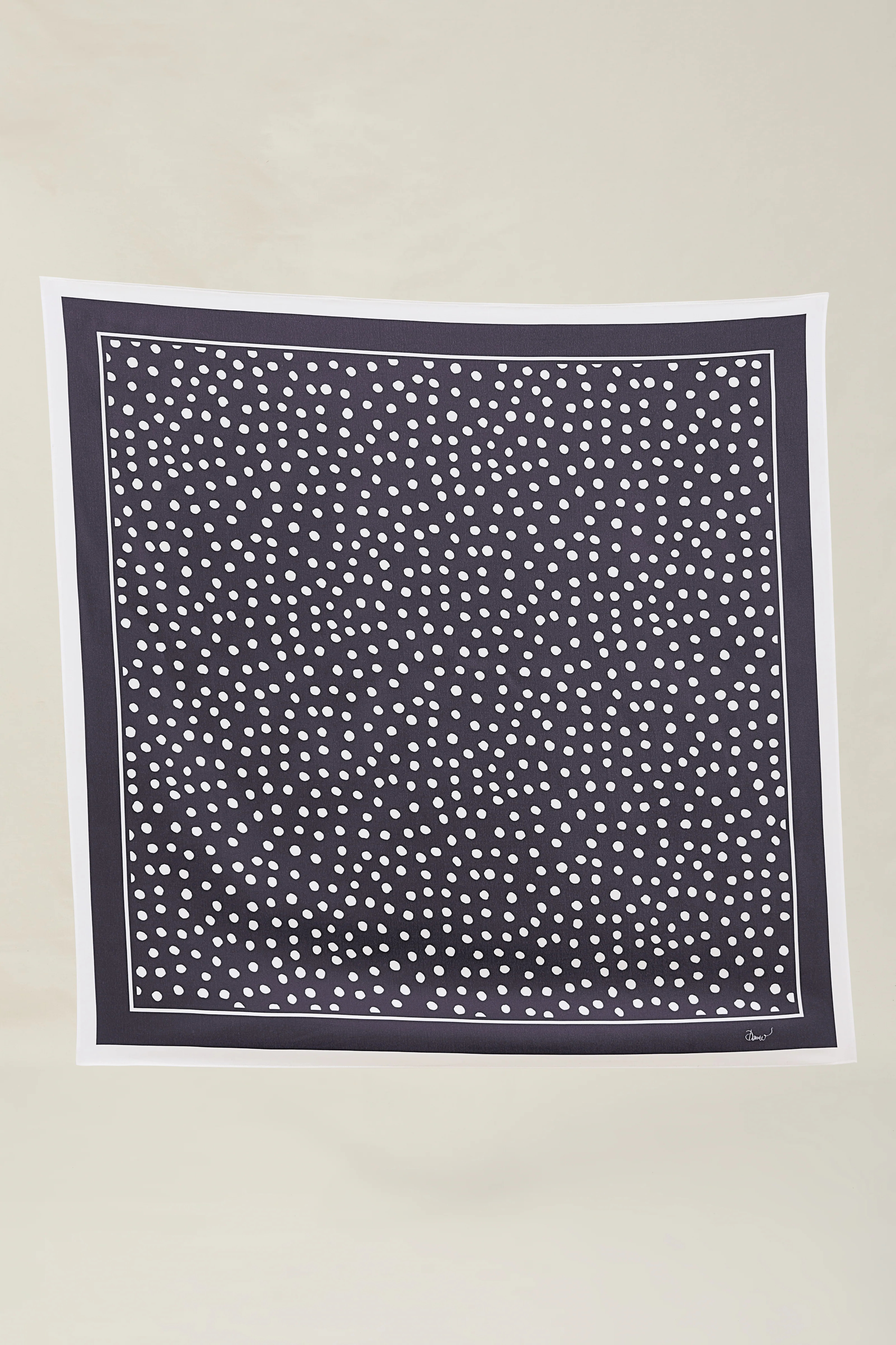 Scarf | Devon Windsor