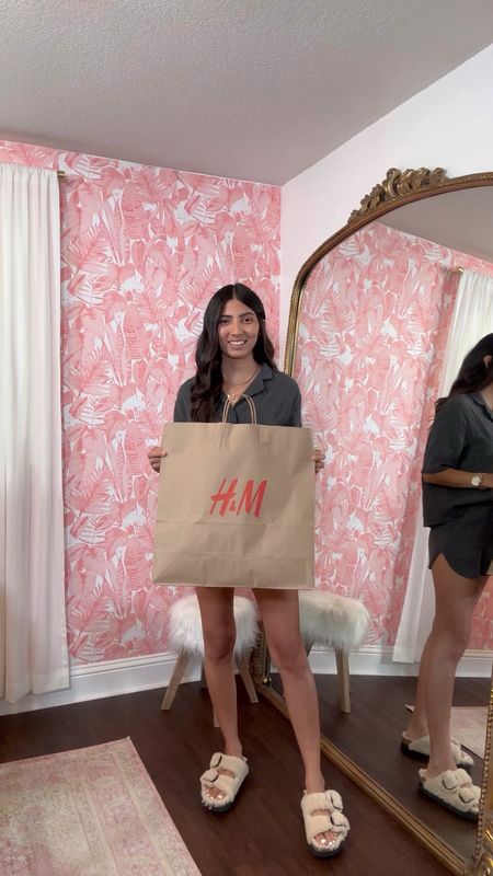 H&M TRY ON HAUL 📦

all outfits are linked in my bio or you can shop them over on my LTK page— #summeroutfits #summeroutfitinspo #hm #hmhaul #outfitinspo #fashionstyle #tryonhaul 

#LTKstyletip #LTKBacktoSchool