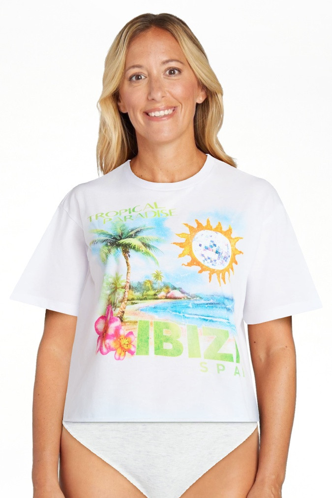 No Boundaries Boxy Cropped Graphic Tee, Women's XXS-XXL - Walmart.com | Walmart (US)