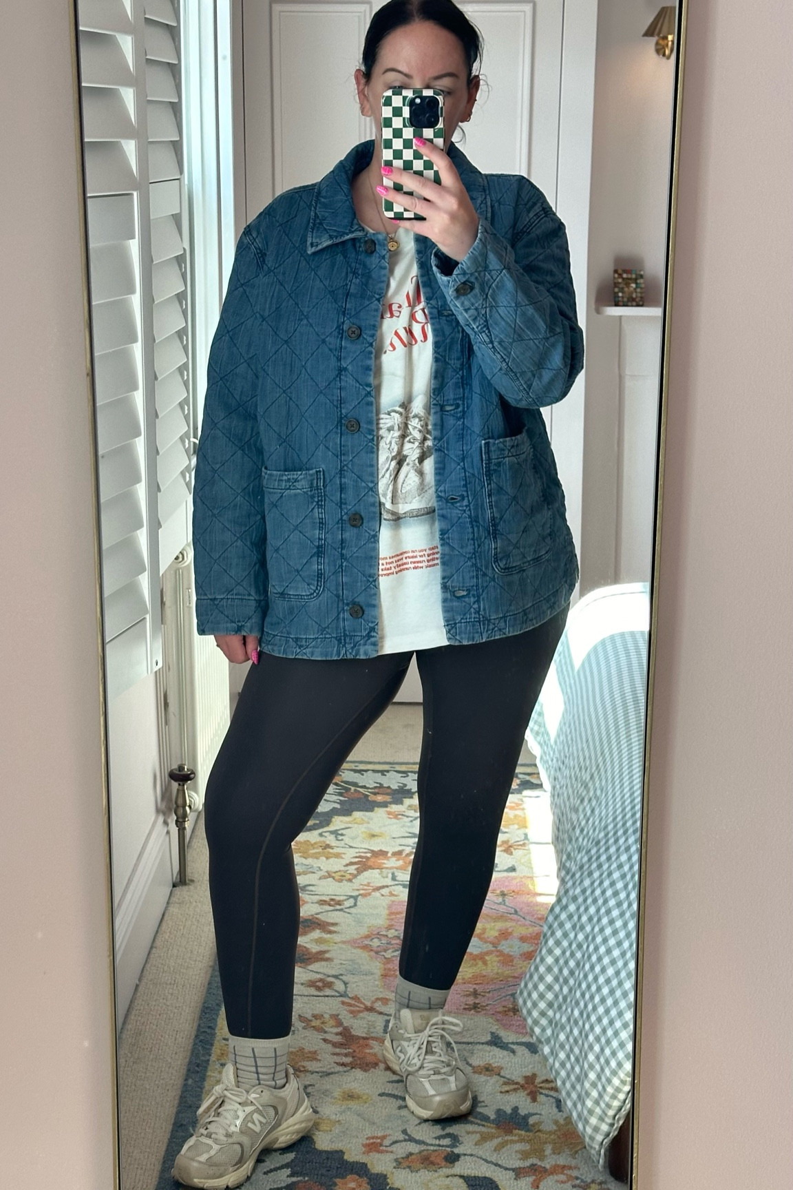 Day off vibes and loungewear goals.

Nothing says 'public holiday' to me like a comfy pair of leggings and a cozy tee. Running errands in style, one leggings-clad step at a time.

 #publicholidayvibes #comfyoutfit #errandrunning 

#LTKuk #LTKmidsize #LTKspring