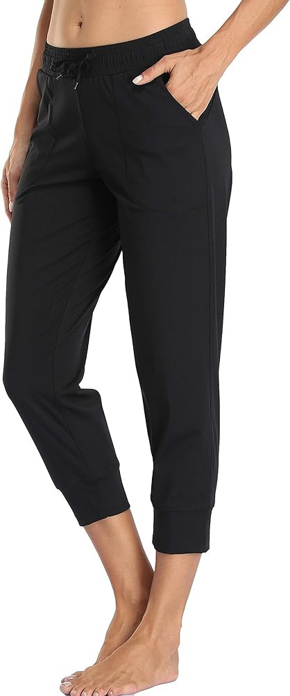Oalka Womens Capri Joggers High Waist Pockets Running Sweatpants Jogger Pants | Amazon (US)