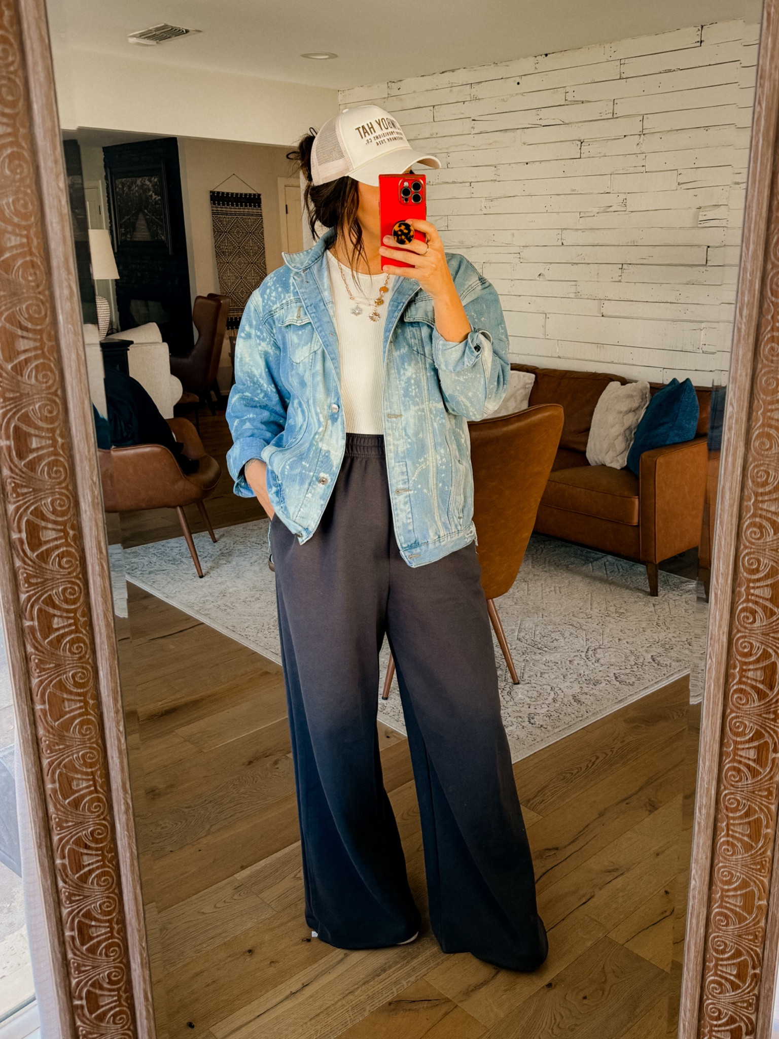 Casual look
Target Wide Leg sweatpants: XL
Bodysuit: XL
Denim Jacket: XL (I bleached it myself)
Trucker Cowboy Hat: use code; BWC15
Converse Platforms: Size down 1/2 size


#LTKfindsunder50 #LTKmidsize #LTKstyletip